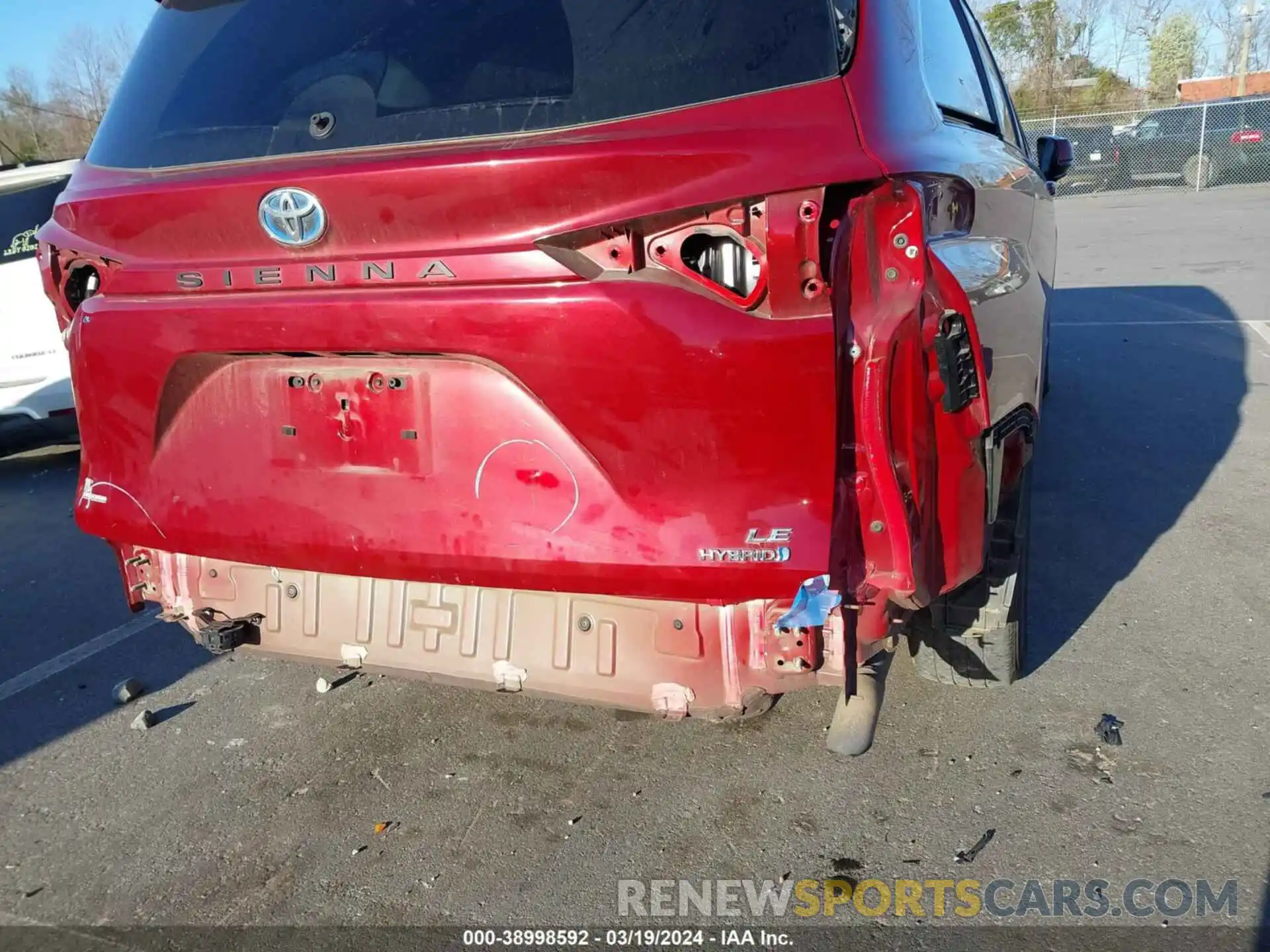 6 Photograph of a damaged car 5TDKRKEC9MS006329 TOYOTA SIENNA 2021