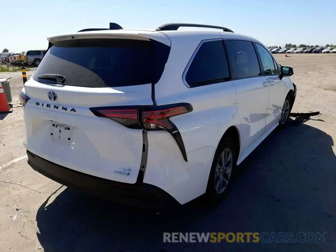 4 Photograph of a damaged car 5TDKRKEC9MS006492 TOYOTA SIENNA 2021