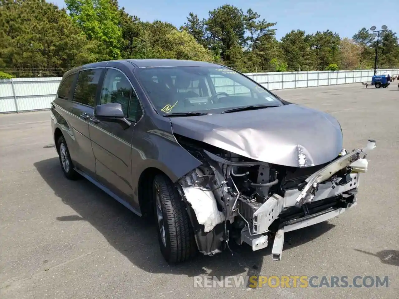 1 Photograph of a damaged car 5TDKRKEC9MS007559 TOYOTA SIENNA 2021