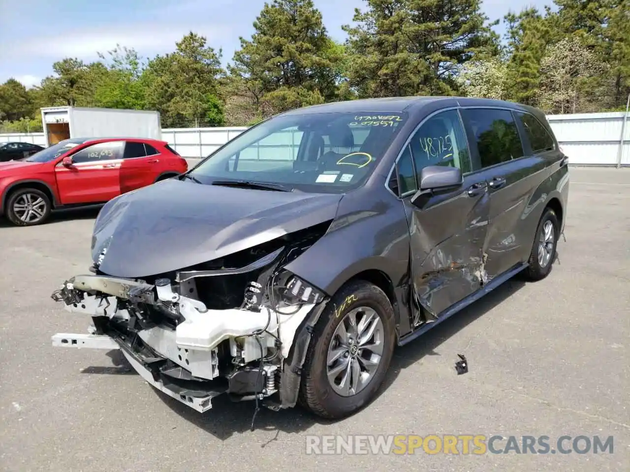 2 Photograph of a damaged car 5TDKRKEC9MS007559 TOYOTA SIENNA 2021