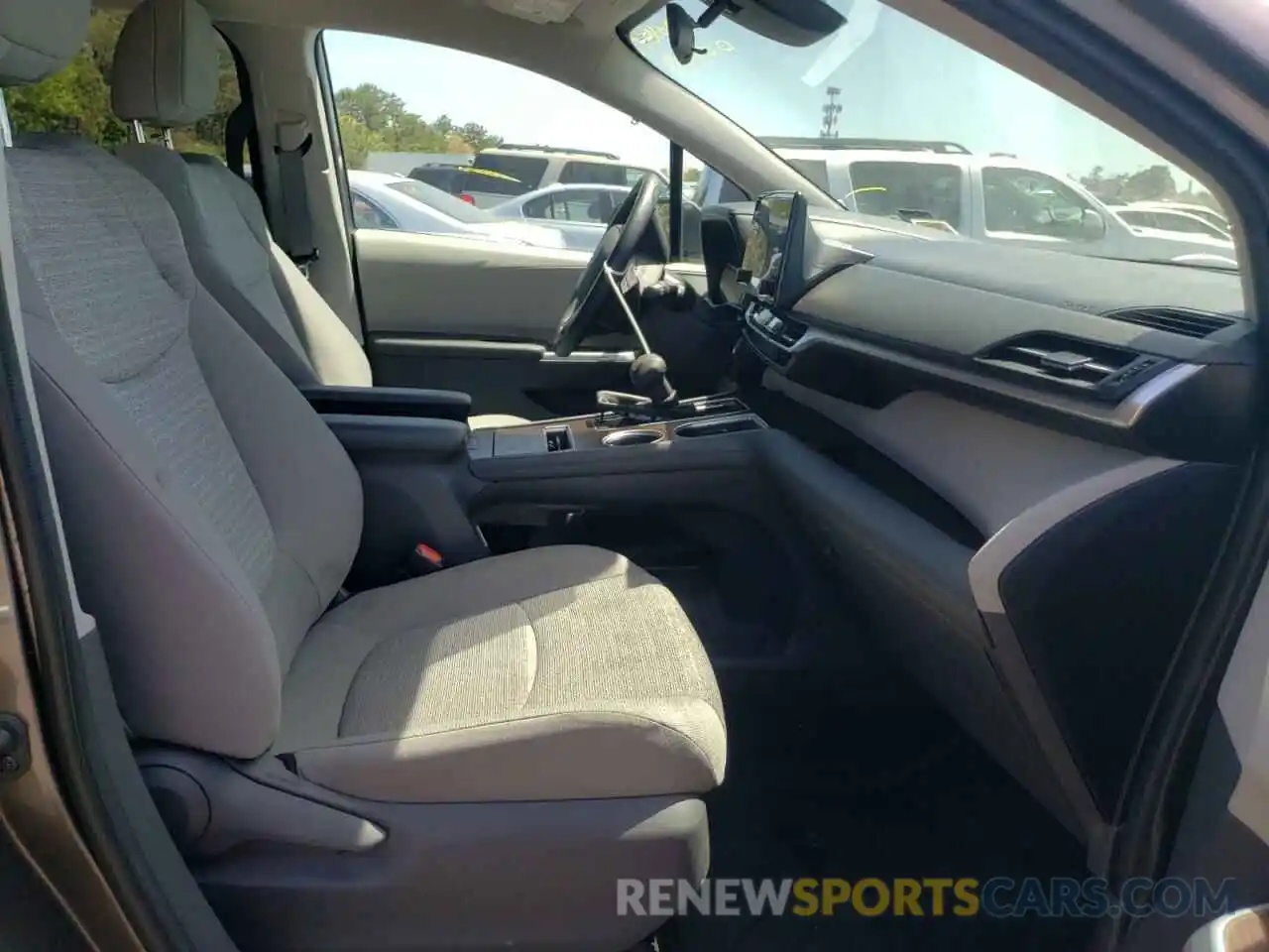 5 Photograph of a damaged car 5TDKRKEC9MS007559 TOYOTA SIENNA 2021