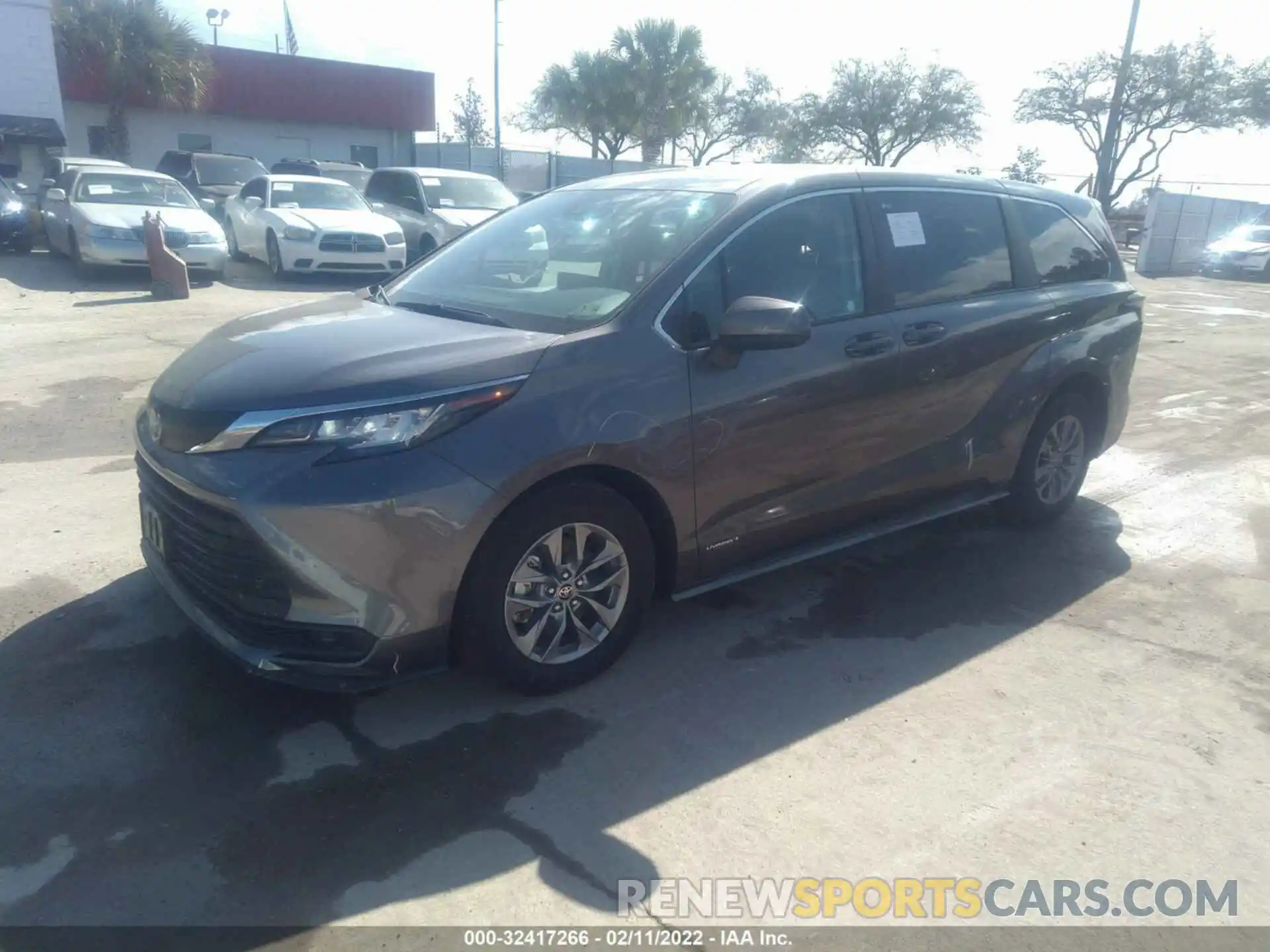 2 Photograph of a damaged car 5TDKRKEC9MS017380 TOYOTA SIENNA 2021