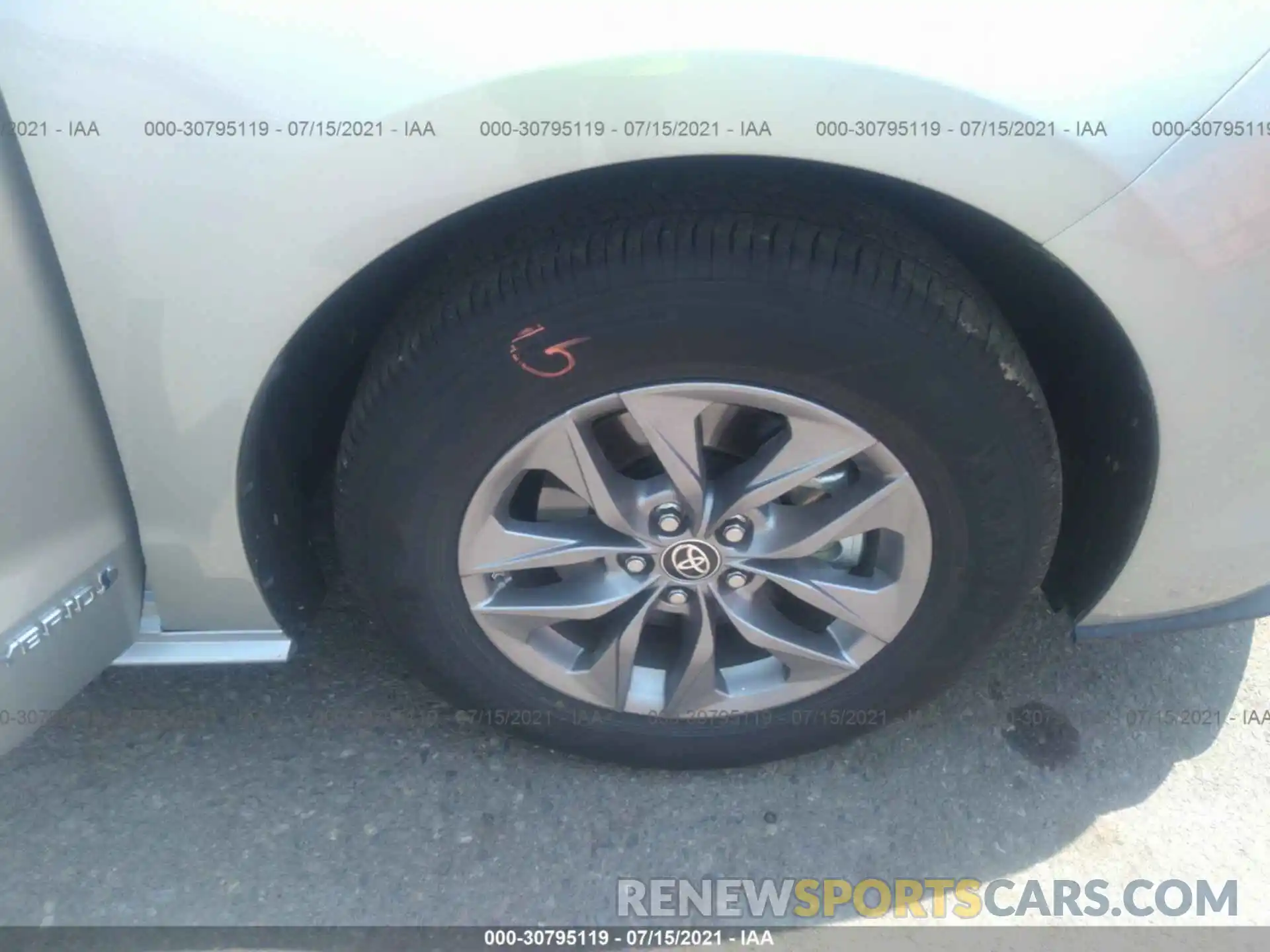 14 Photograph of a damaged car 5TDKRKEC9MS029321 TOYOTA SIENNA 2021