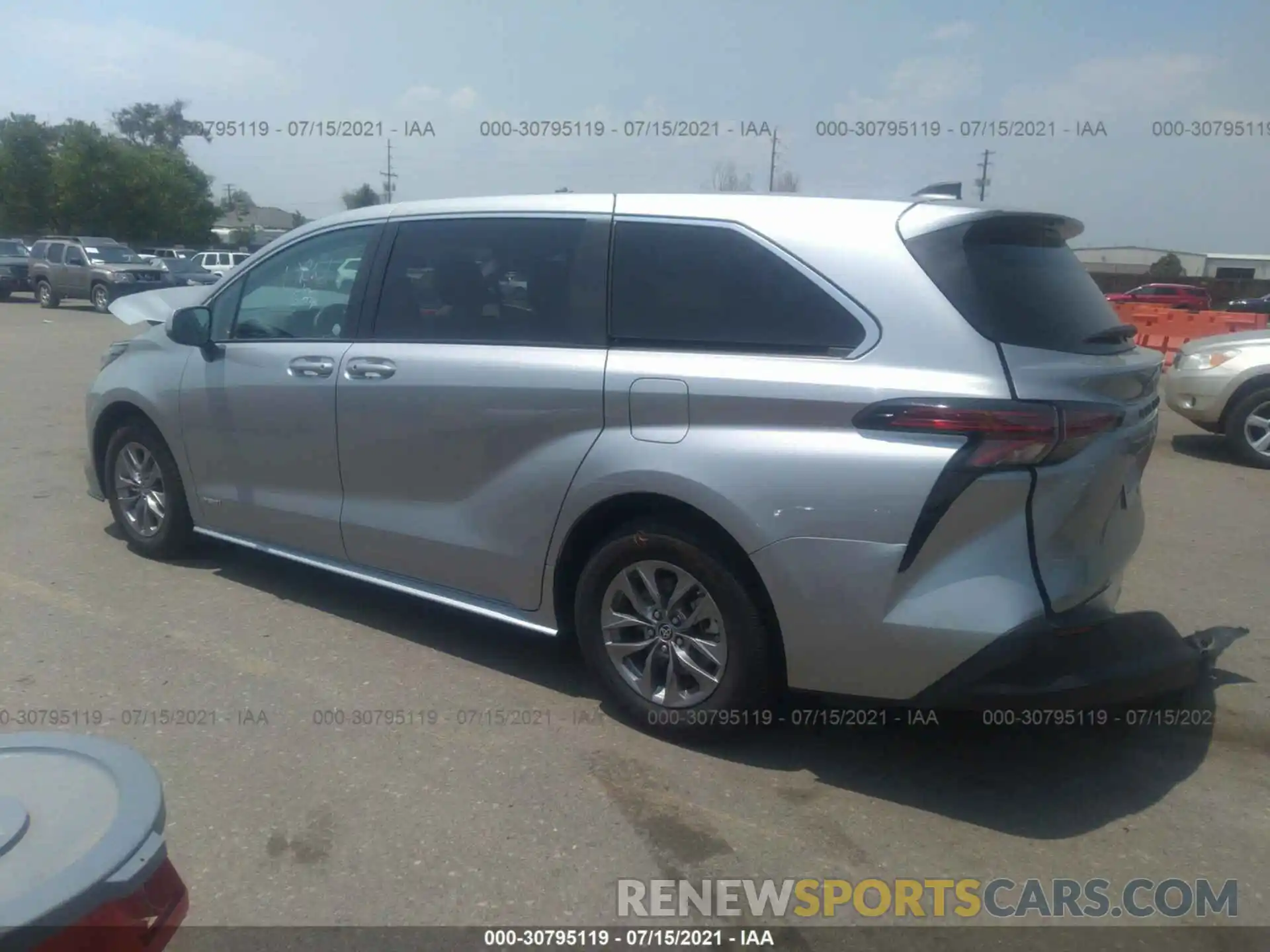 3 Photograph of a damaged car 5TDKRKEC9MS029321 TOYOTA SIENNA 2021