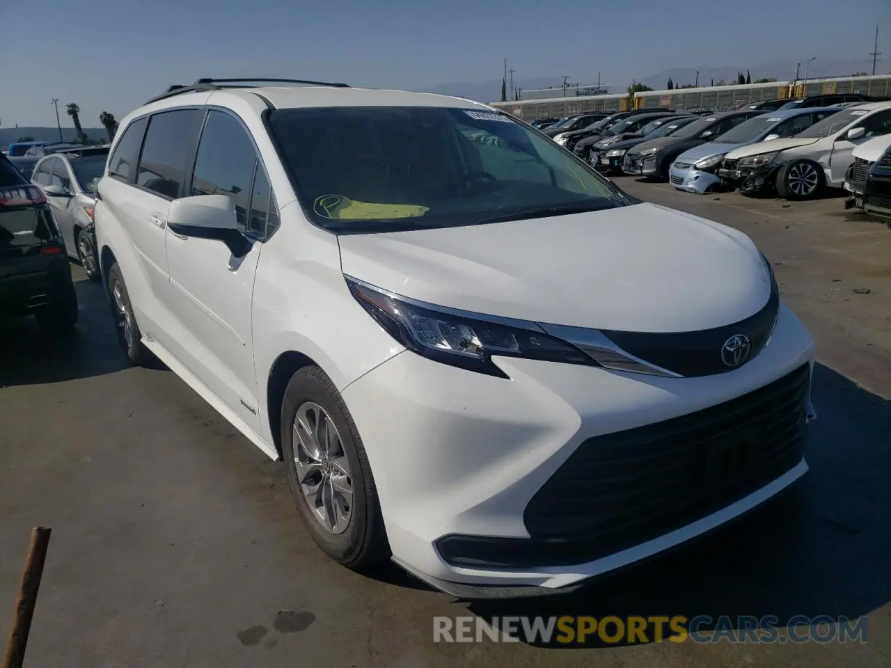 1 Photograph of a damaged car 5TDKRKEC9MS034387 TOYOTA SIENNA 2021