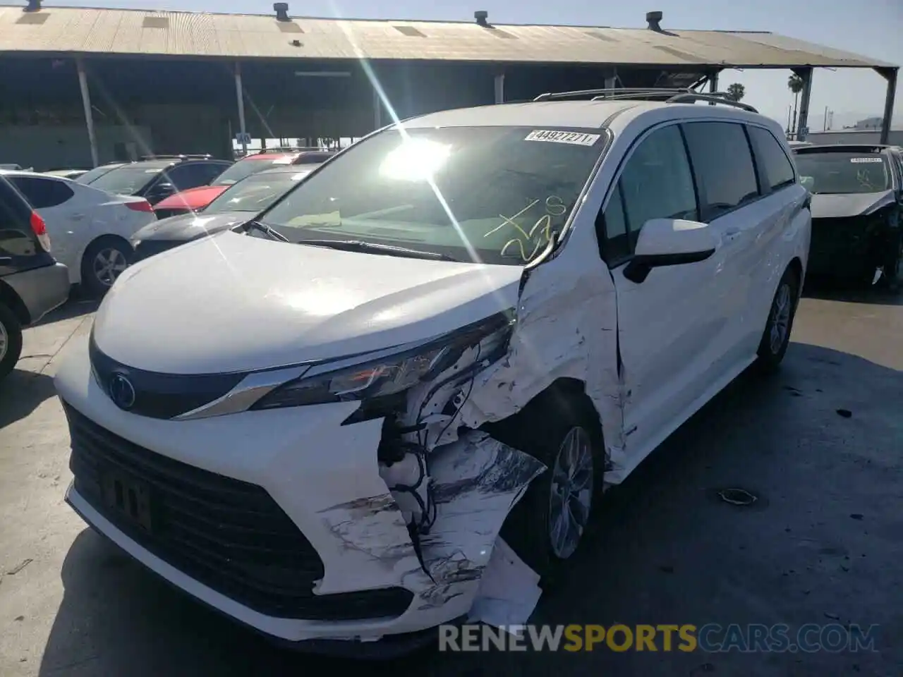 2 Photograph of a damaged car 5TDKRKEC9MS034387 TOYOTA SIENNA 2021