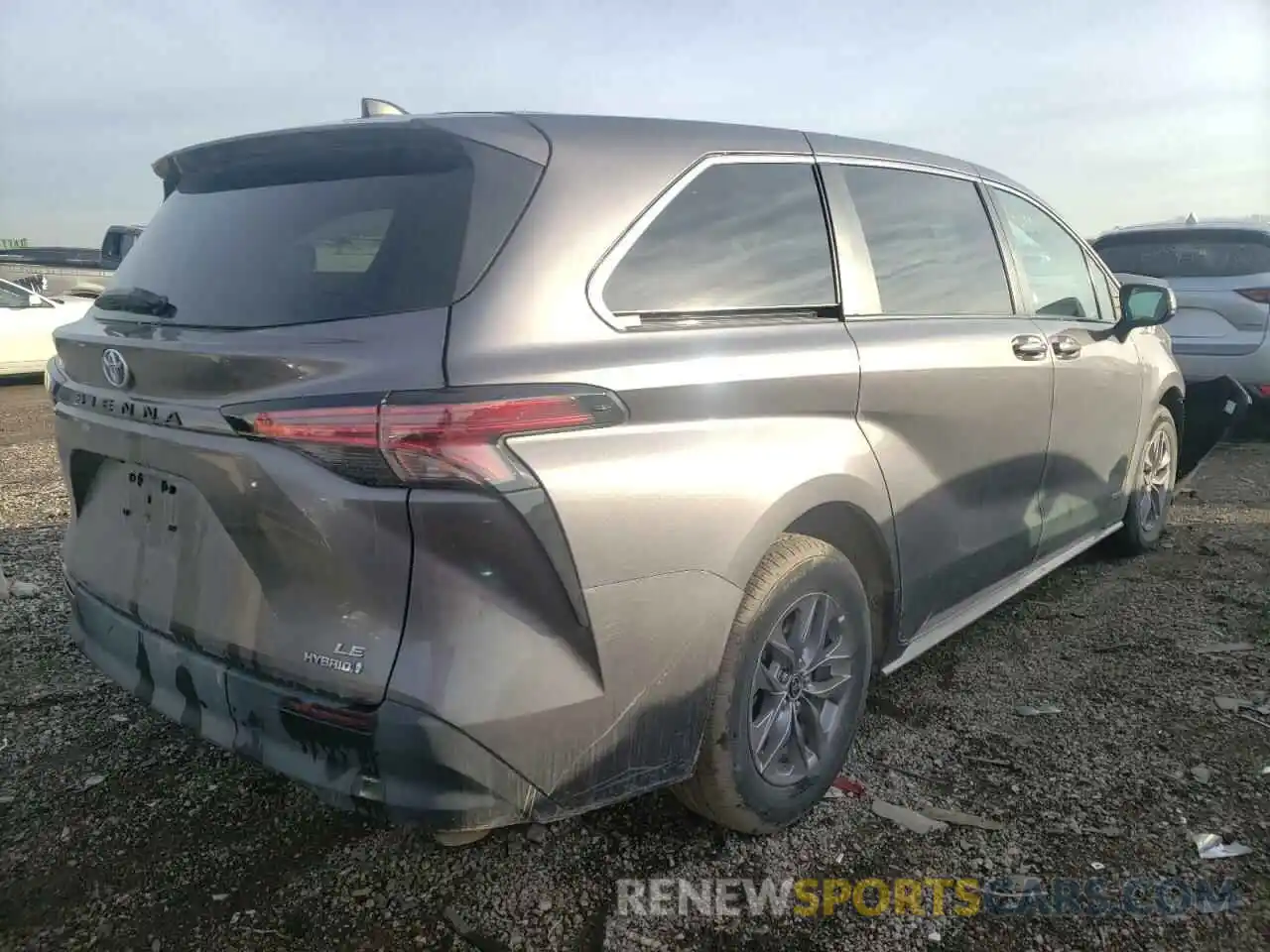 4 Photograph of a damaged car 5TDKRKEC9MS043560 TOYOTA SIENNA 2021