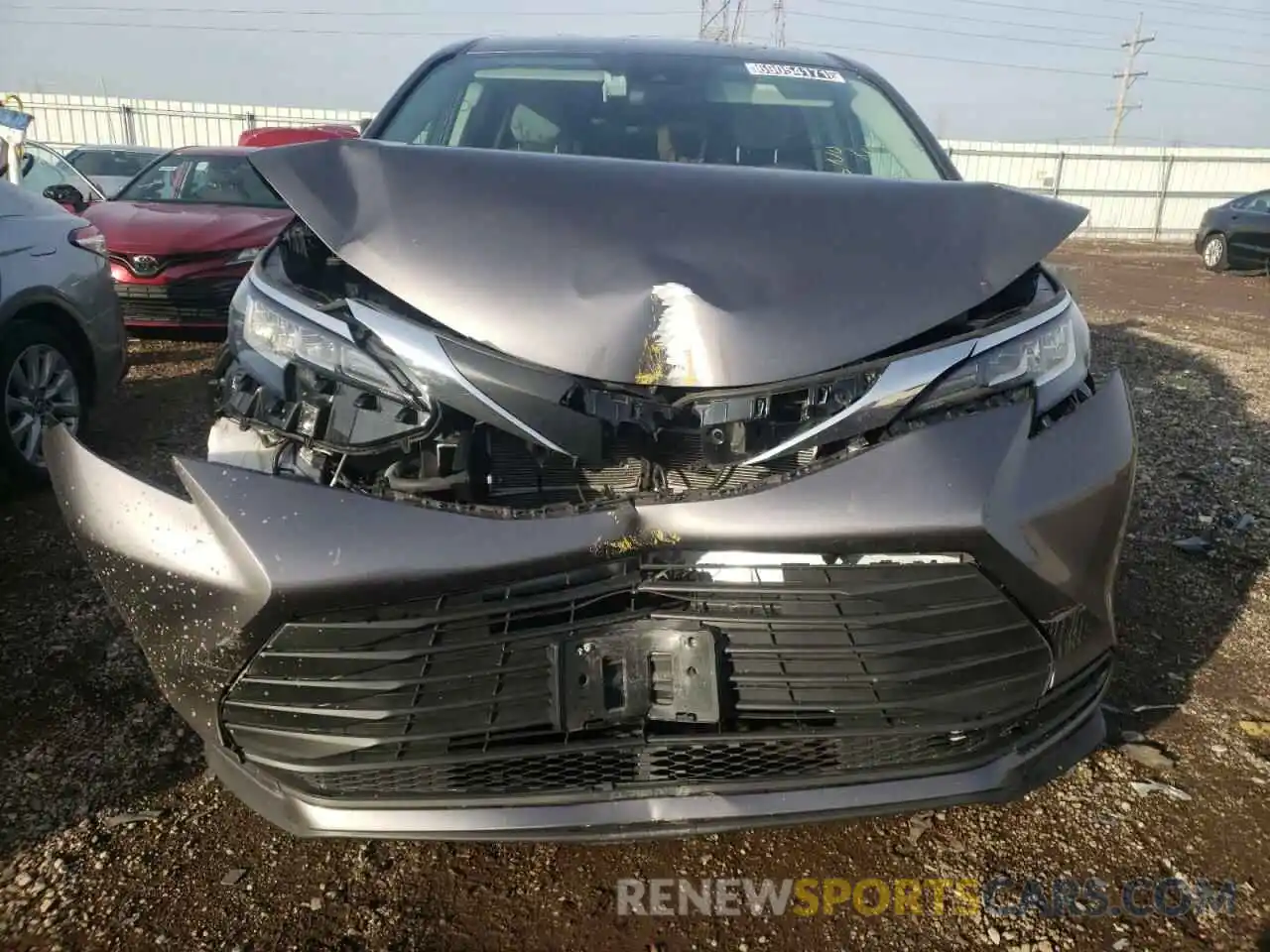 9 Photograph of a damaged car 5TDKRKEC9MS043560 TOYOTA SIENNA 2021