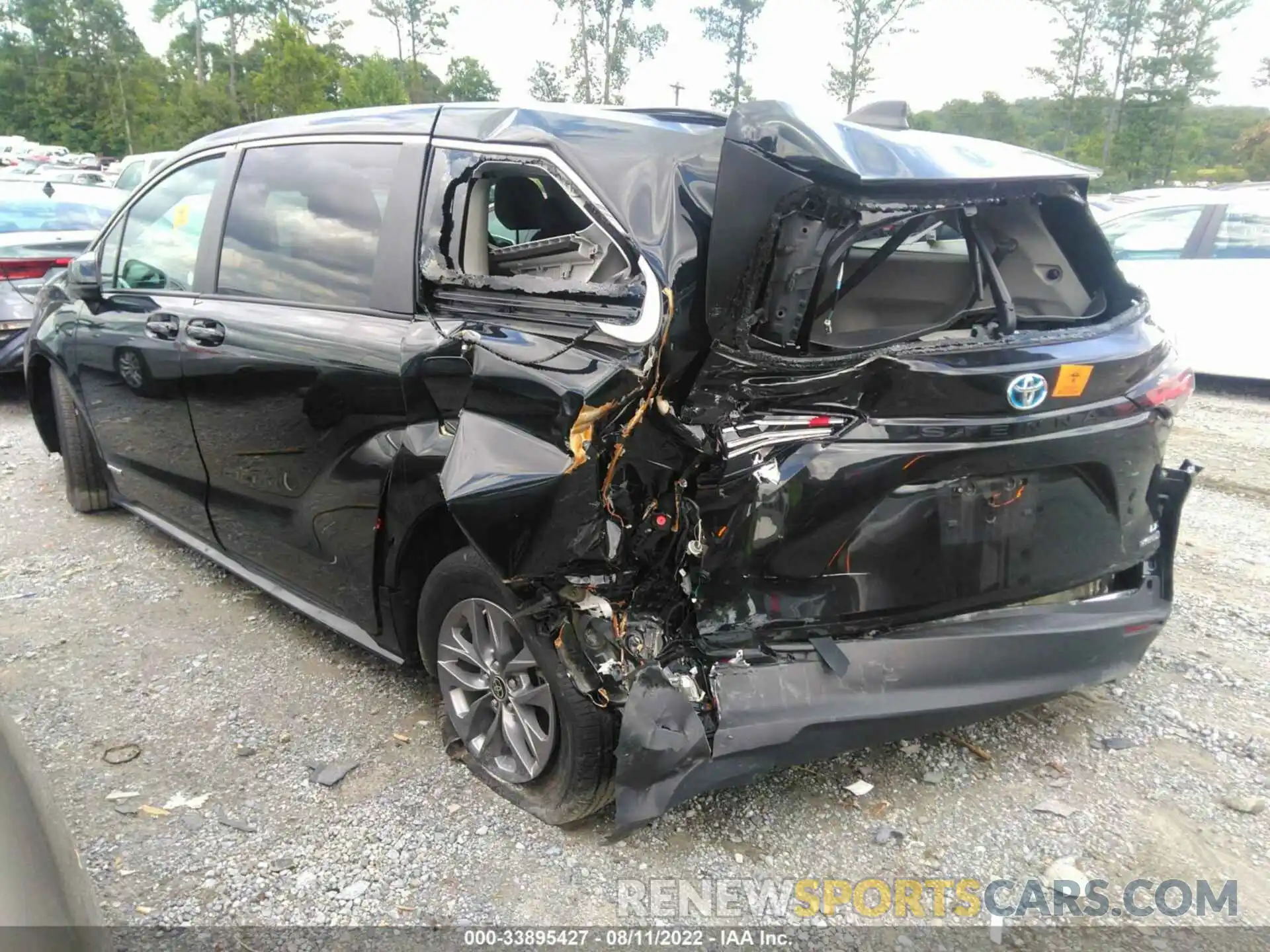 3 Photograph of a damaged car 5TDKRKEC9MS043798 TOYOTA SIENNA 2021