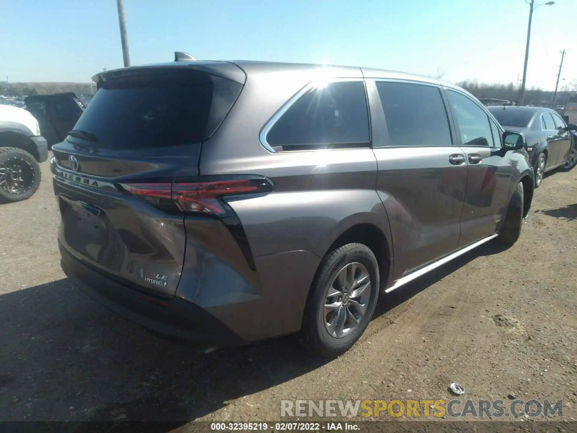 4 Фотография поврежденного автомобиля 5TDKRKEC9MS045423 TOYOTA SIENNA 2021