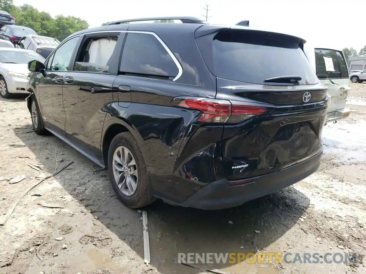 3 Photograph of a damaged car 5TDKRKEC9MS072136 TOYOTA SIENNA 2021