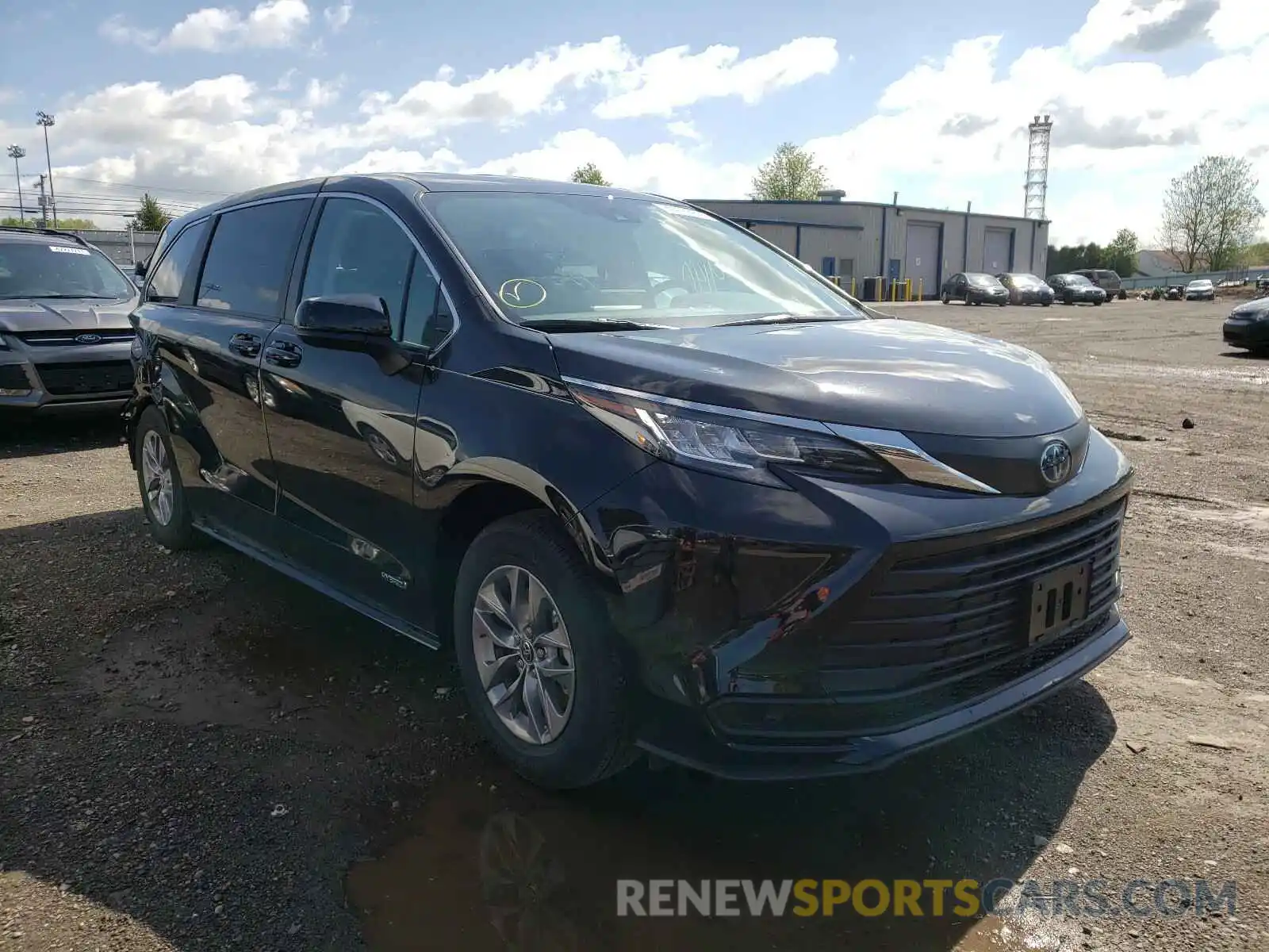 1 Photograph of a damaged car 5TDKRKECXMS011992 TOYOTA SIENNA 2021