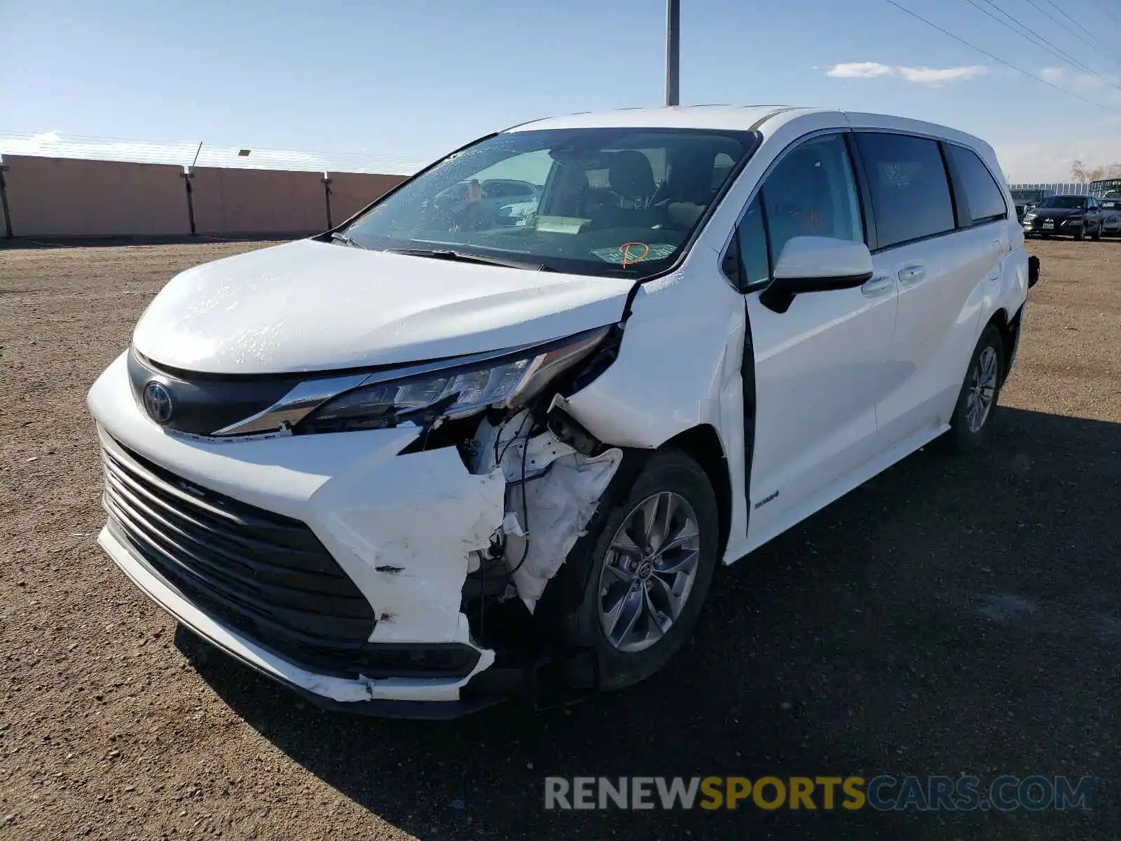 2 Фотография поврежденного автомобиля 5TDKRKECXMS015623 TOYOTA SIENNA 2021