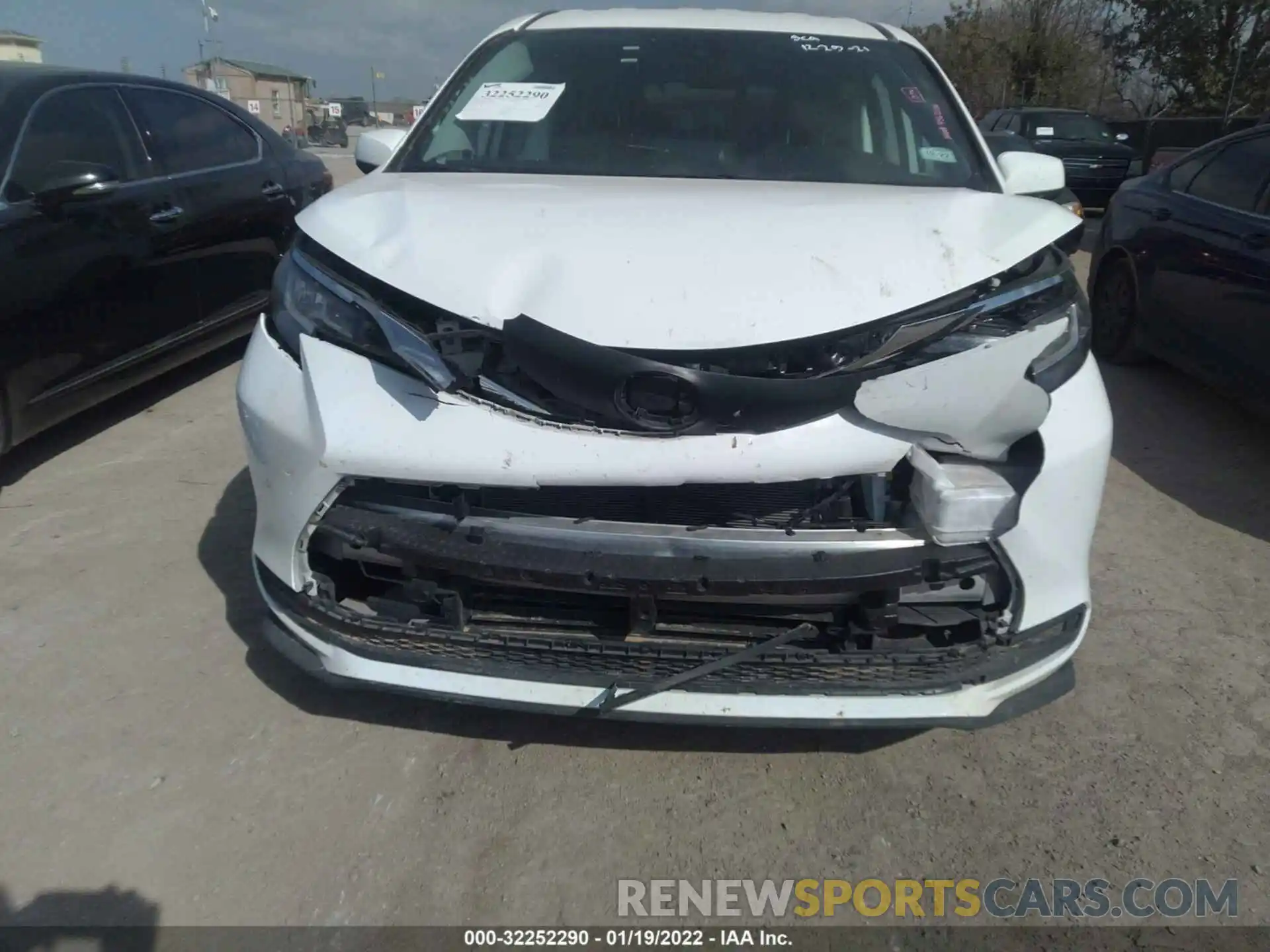 6 Photograph of a damaged car 5TDKRKECXMS016626 TOYOTA SIENNA 2021