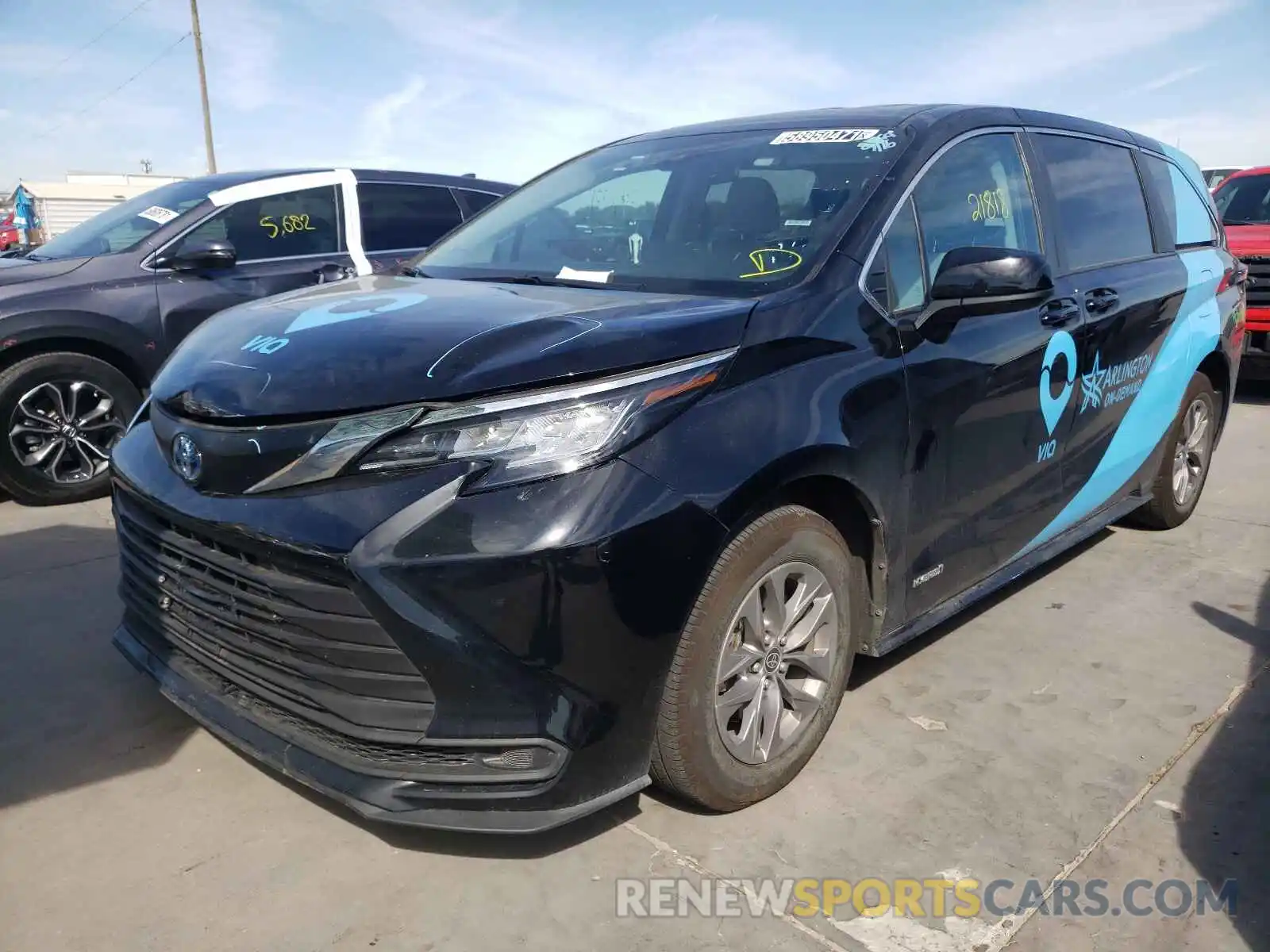 2 Фотография поврежденного автомобиля 5TDKRKECXMS017761 TOYOTA SIENNA 2021