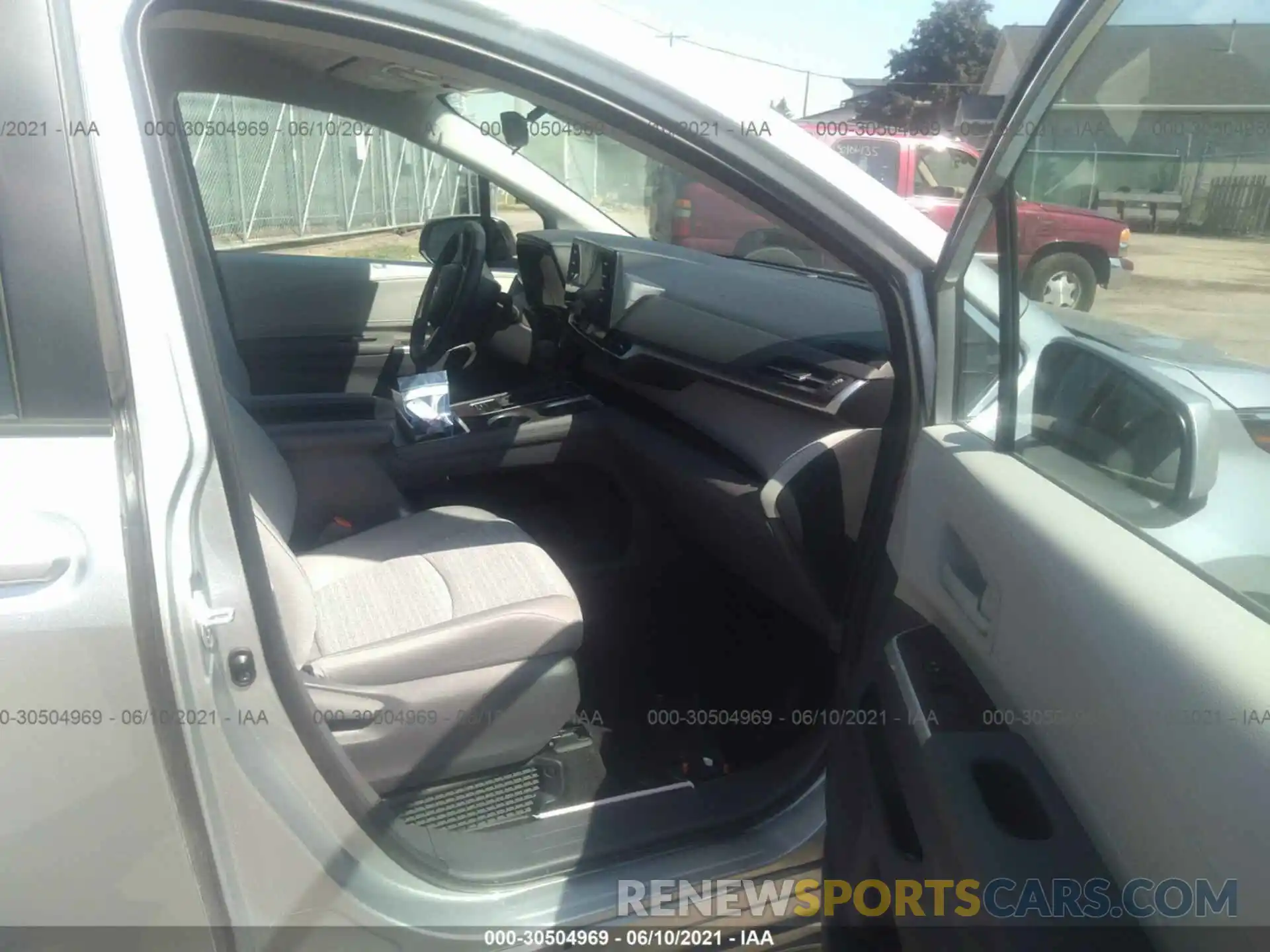 5 Photograph of a damaged car 5TDKRKECXMS024791 TOYOTA SIENNA 2021