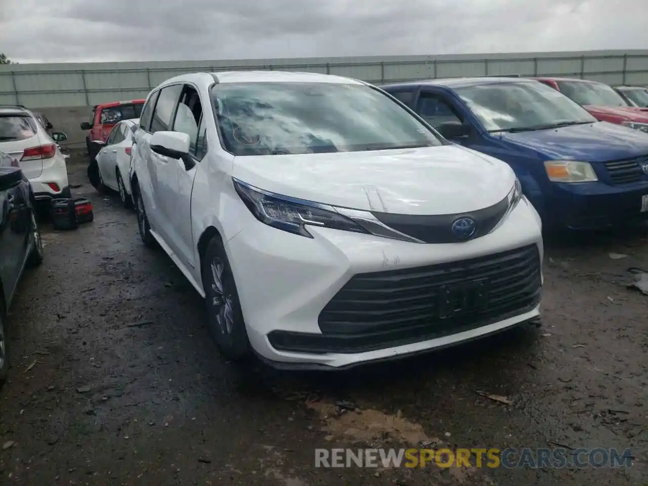 1 Photograph of a damaged car 5TDKRKECXMS027058 TOYOTA SIENNA 2021