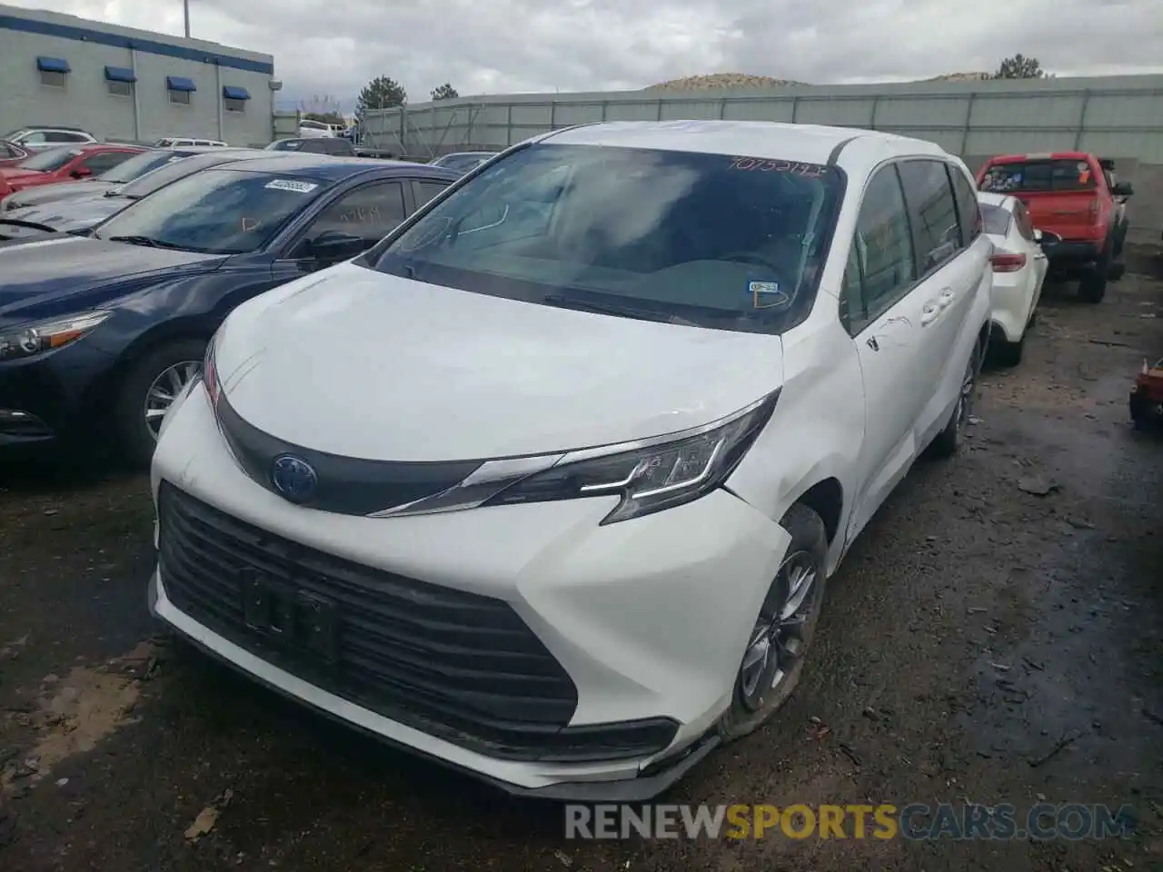 2 Photograph of a damaged car 5TDKRKECXMS027058 TOYOTA SIENNA 2021