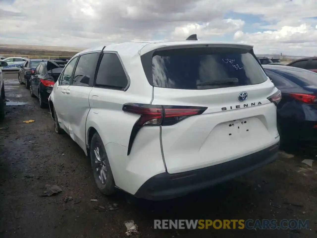 3 Photograph of a damaged car 5TDKRKECXMS027058 TOYOTA SIENNA 2021