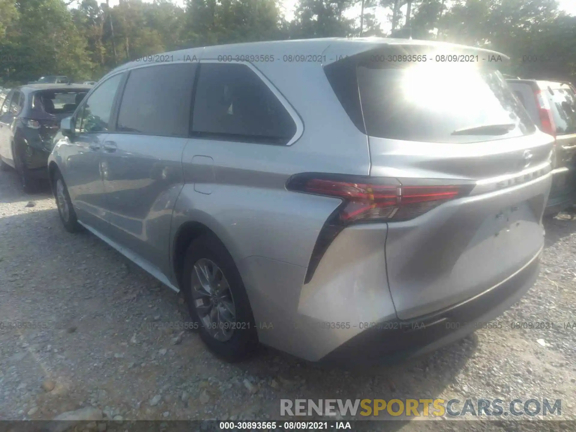 3 Photograph of a damaged car 5TDKRKECXMS028503 TOYOTA SIENNA 2021