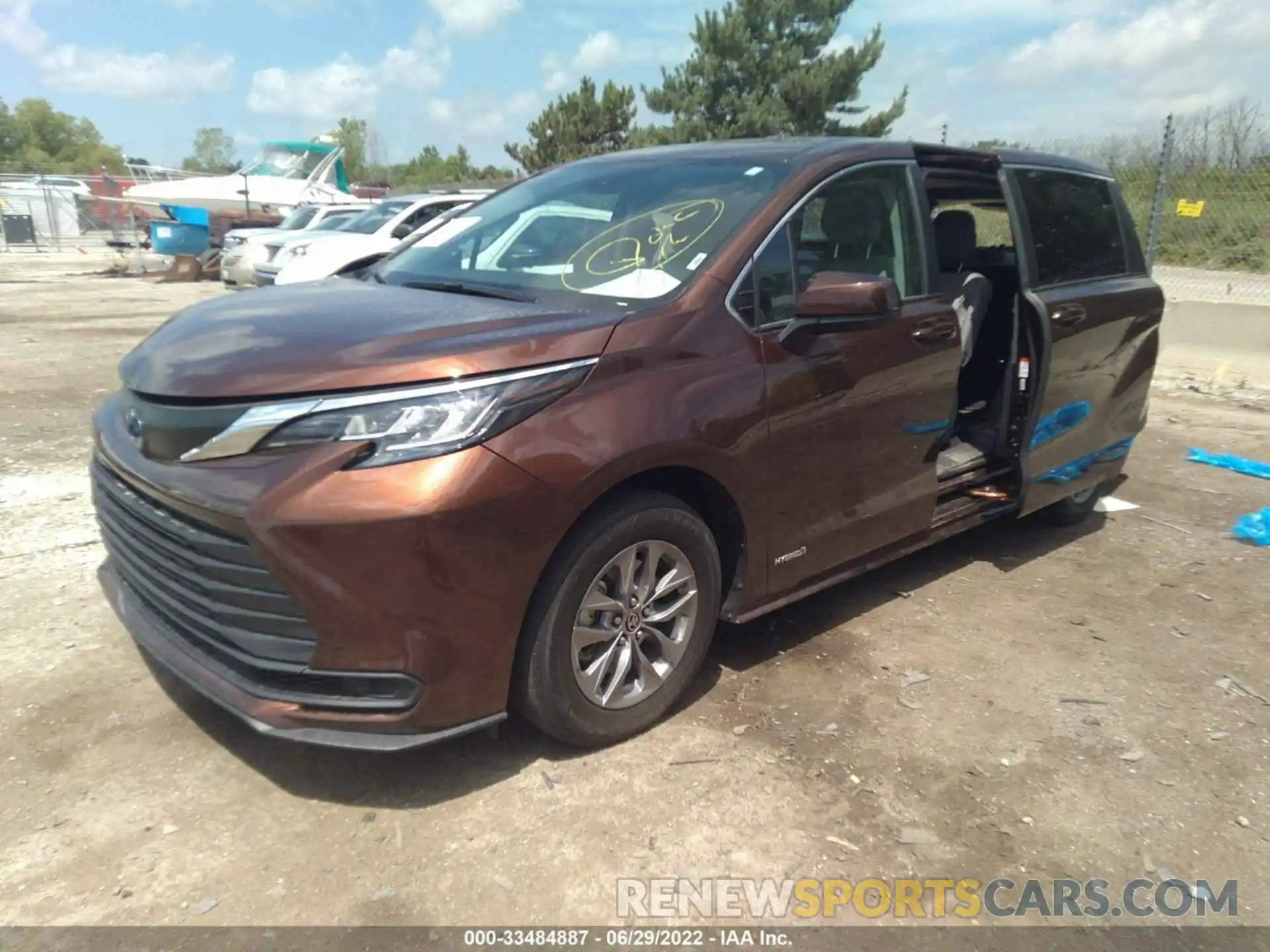 2 Фотография поврежденного автомобиля 5TDKRKECXMS031983 TOYOTA SIENNA 2021