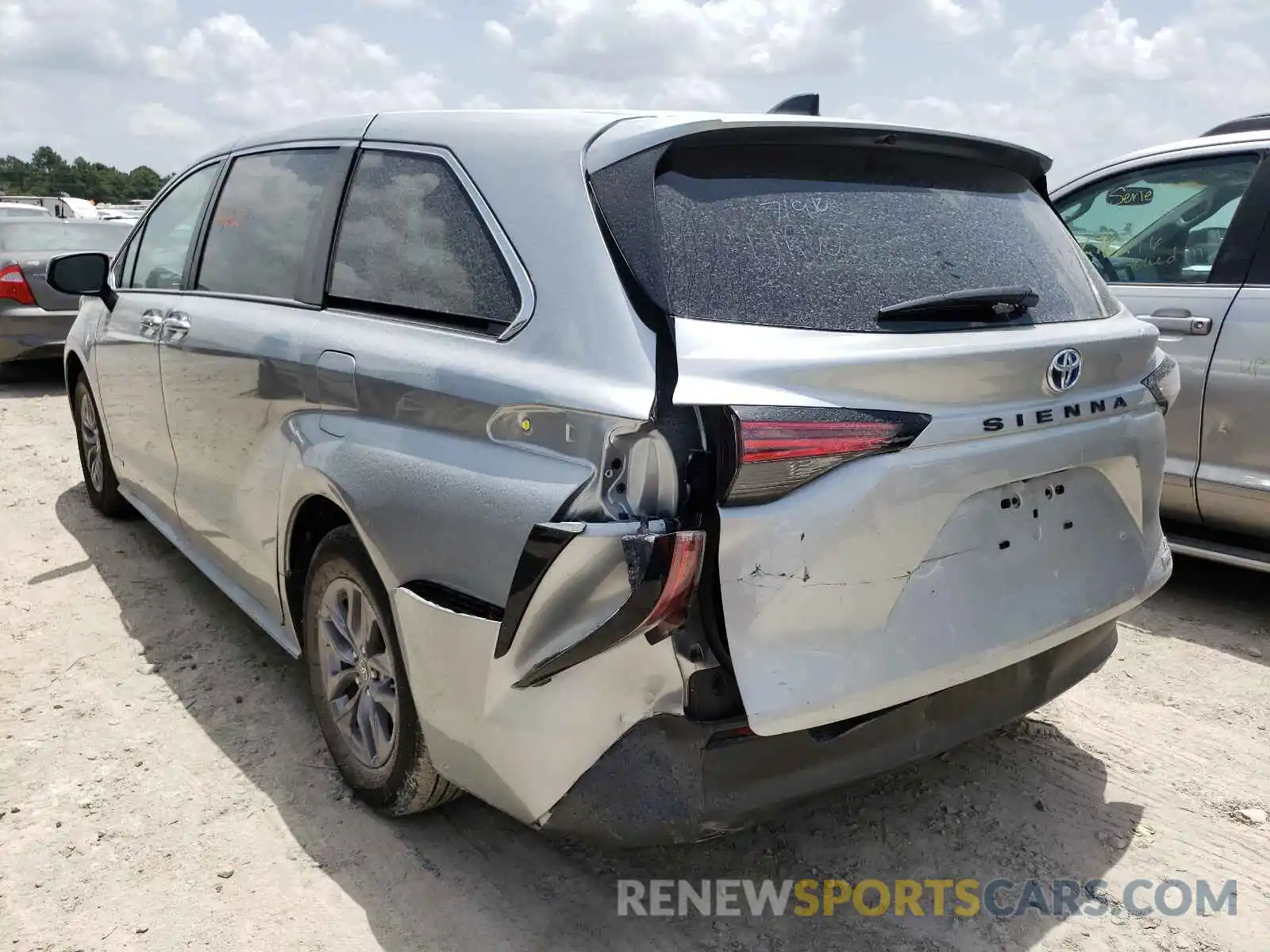 3 Photograph of a damaged car 5TDKRKECXMS036858 TOYOTA SIENNA 2021