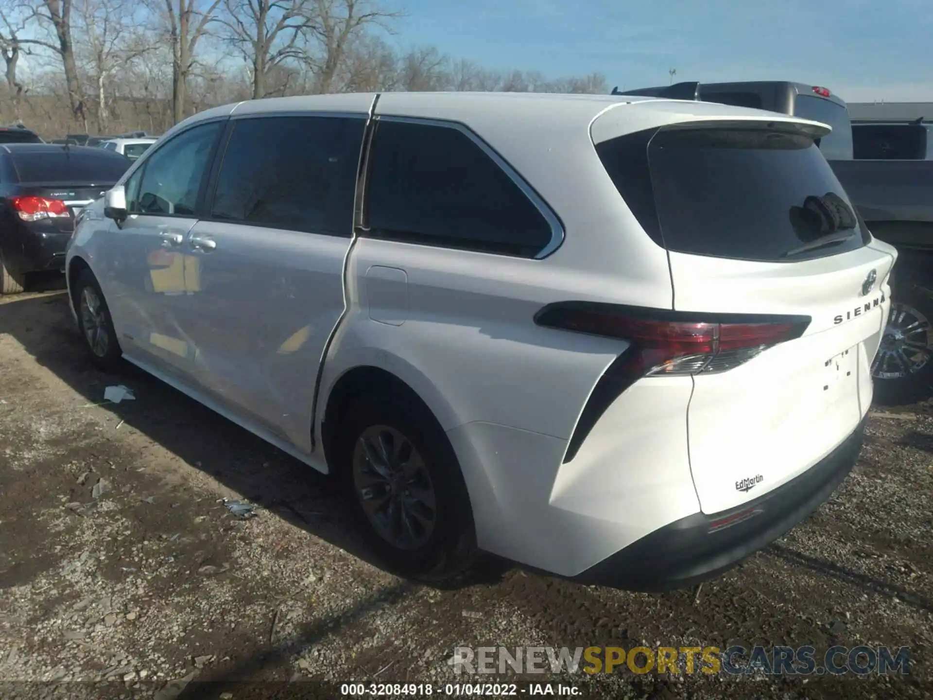 3 Photograph of a damaged car 5TDKRKECXMS038271 TOYOTA SIENNA 2021