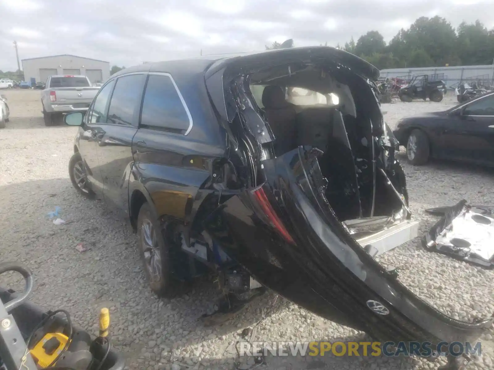 3 Photograph of a damaged car 5TDKRKECXMS040473 TOYOTA SIENNA 2021