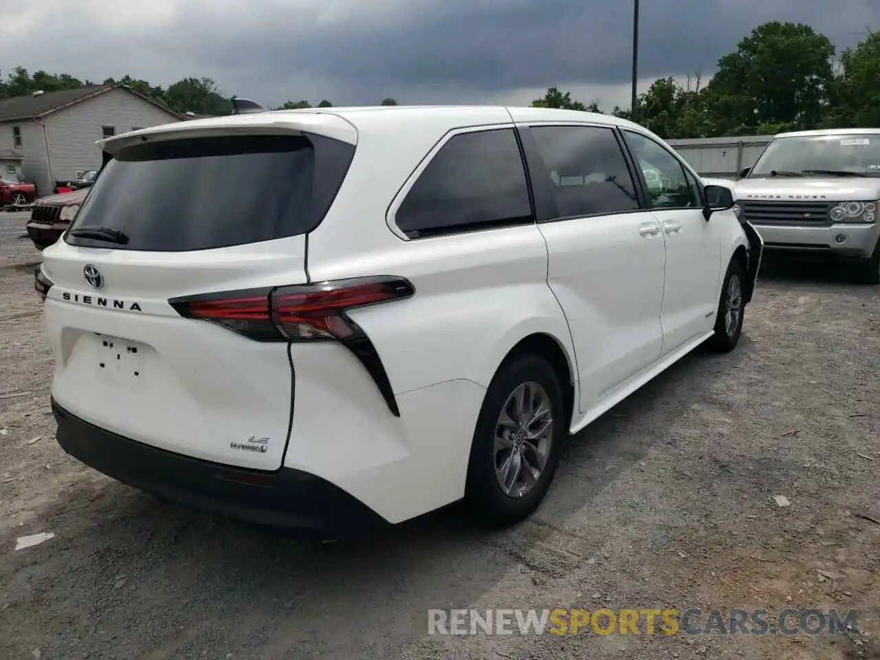 4 Photograph of a damaged car 5TDKRKECXMS042028 TOYOTA SIENNA 2021