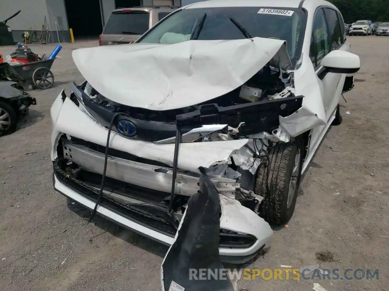 9 Photograph of a damaged car 5TDKRKECXMS042028 TOYOTA SIENNA 2021