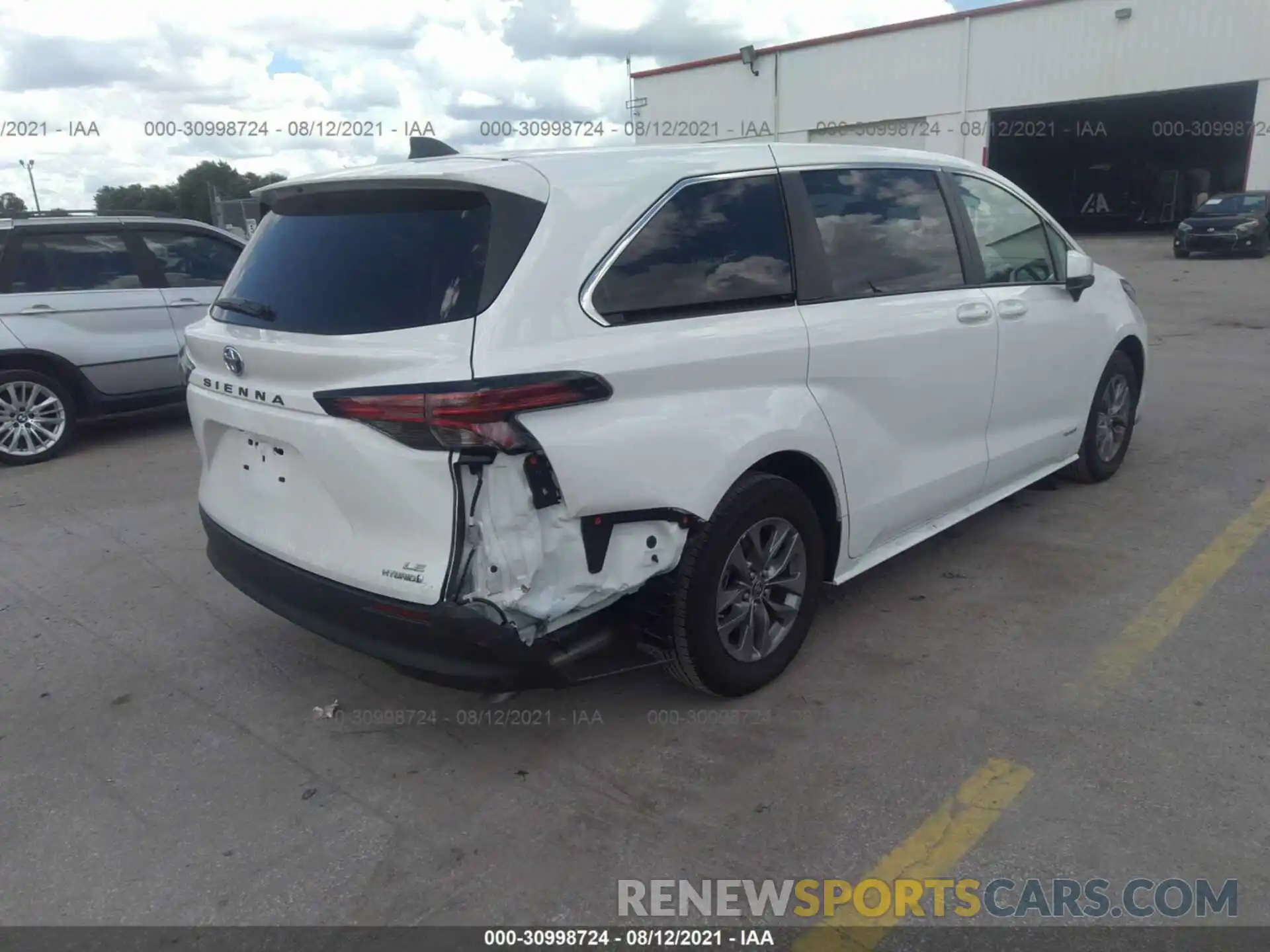 4 Фотография поврежденного автомобиля 5TDKRKECXMS042577 TOYOTA SIENNA 2021