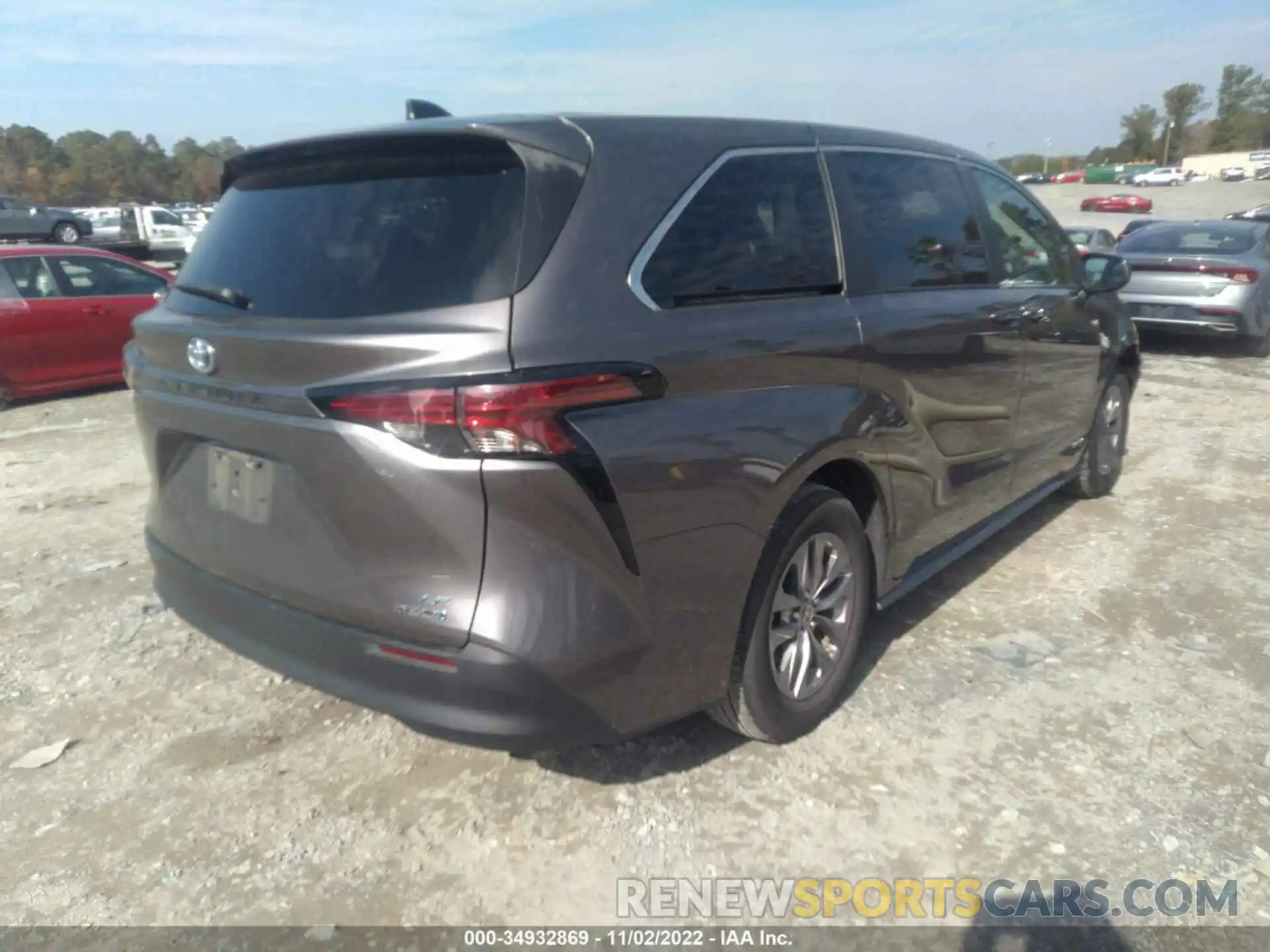 4 Photograph of a damaged car 5TDKRKECXMS044880 TOYOTA SIENNA 2021