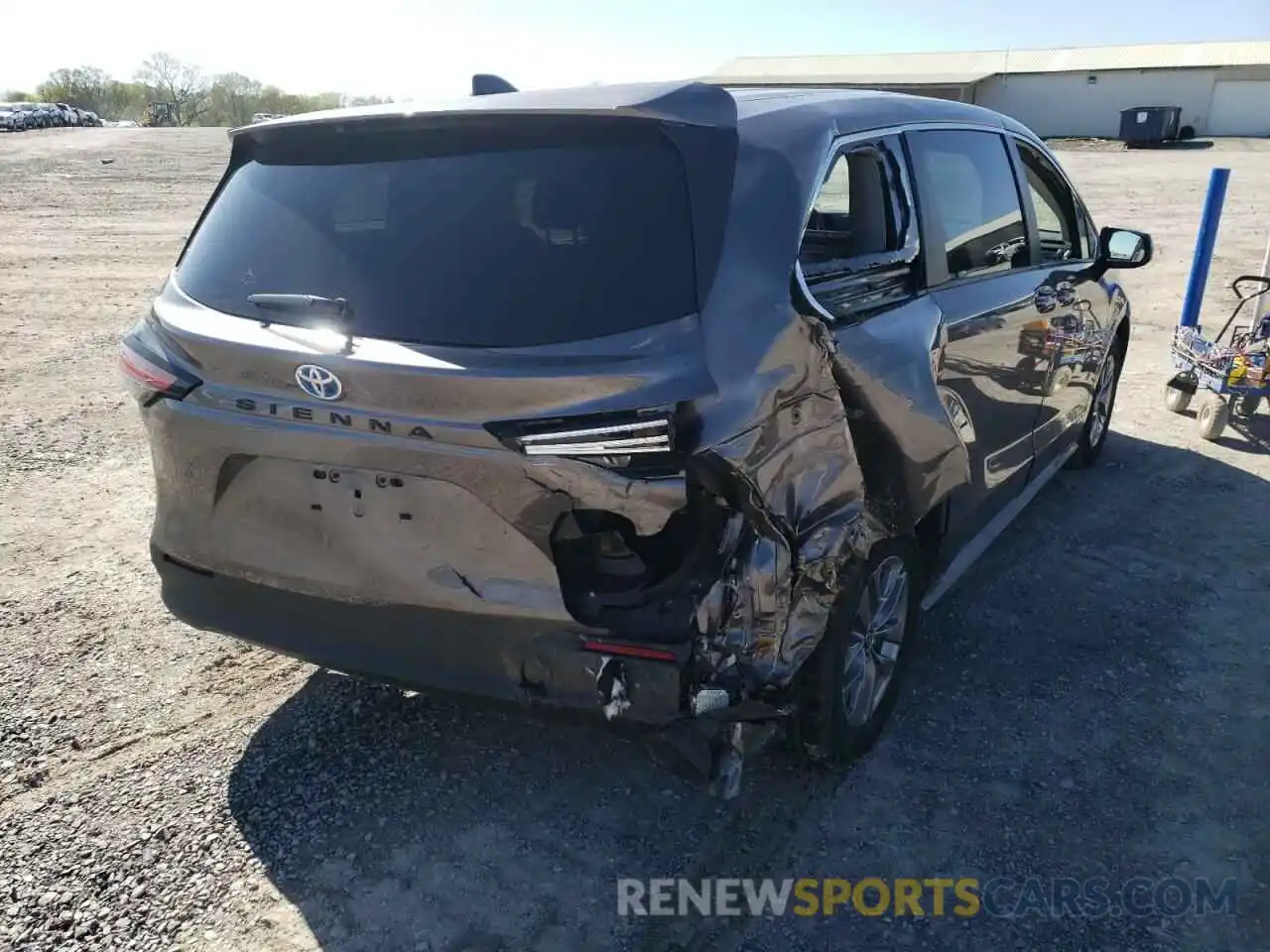 9 Photograph of a damaged car 5TDKRKECXMS045236 TOYOTA SIENNA 2021