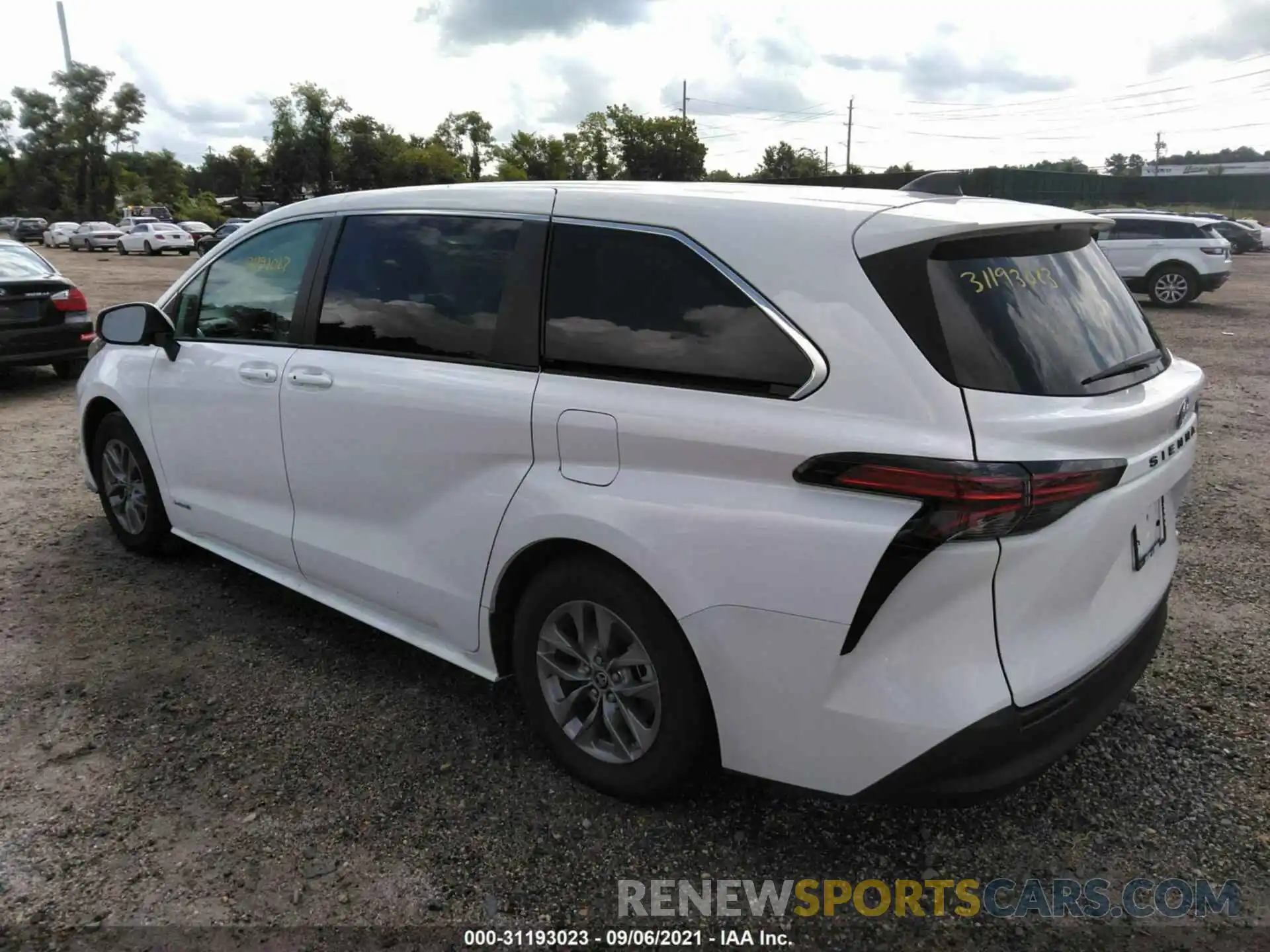 3 Photograph of a damaged car 5TDKRKECXMS050744 TOYOTA SIENNA 2021