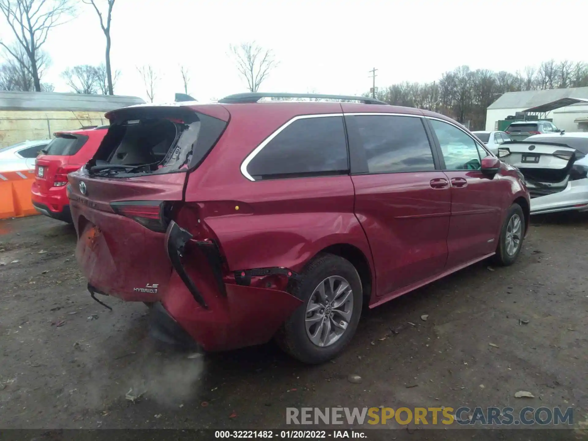 4 Photograph of a damaged car 5TDKRKECXMS072646 TOYOTA SIENNA 2021