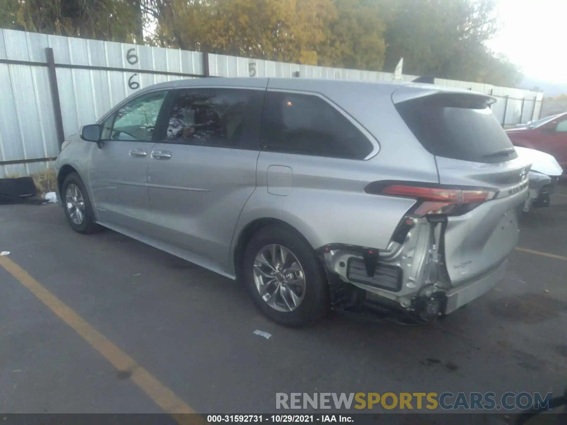 3 Photograph of a damaged car 5TDKSKFC0MS008974 TOYOTA SIENNA 2021