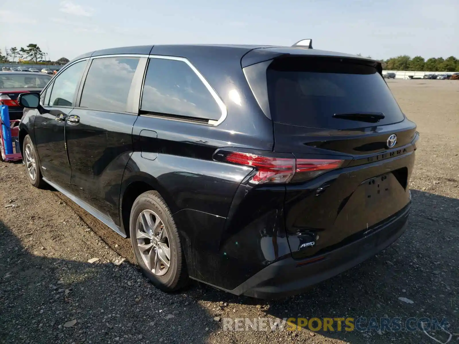 3 Photograph of a damaged car 5TDKSKFC1MS003086 TOYOTA SIENNA 2021