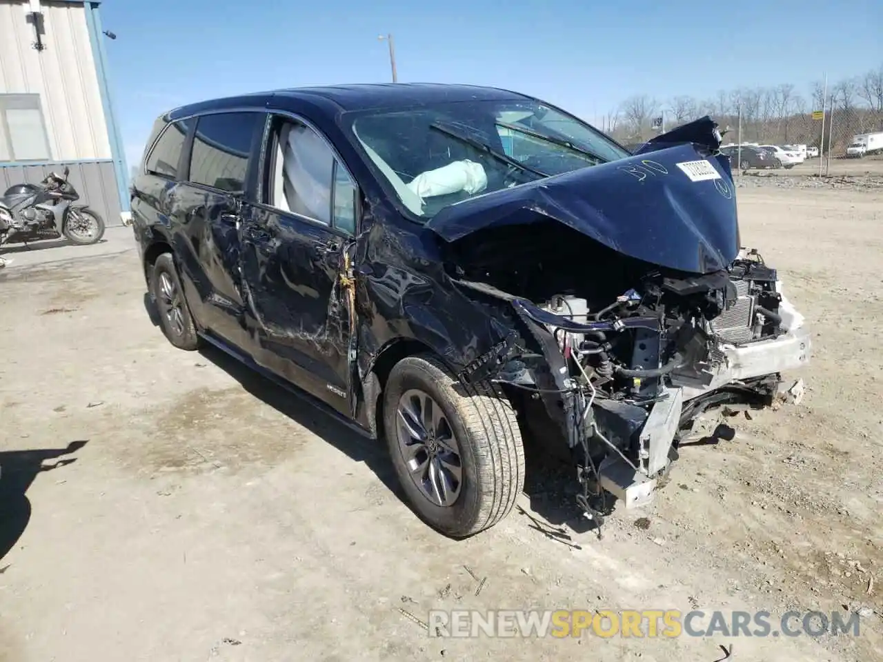 1 Photograph of a damaged car 5TDKSKFC1MS005419 TOYOTA SIENNA 2021