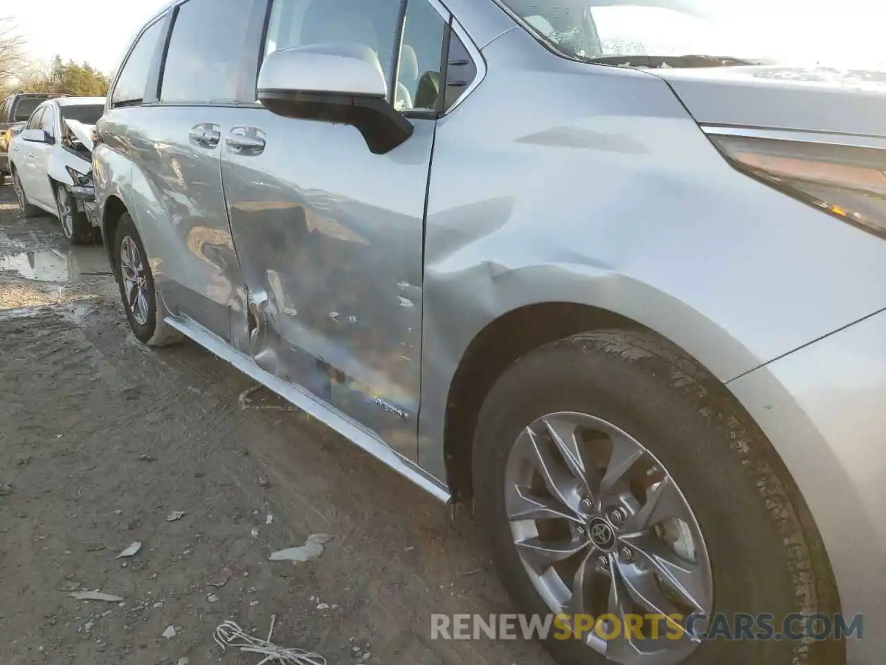 9 Photograph of a damaged car 5TDKSKFC1MS010717 TOYOTA SIENNA 2021