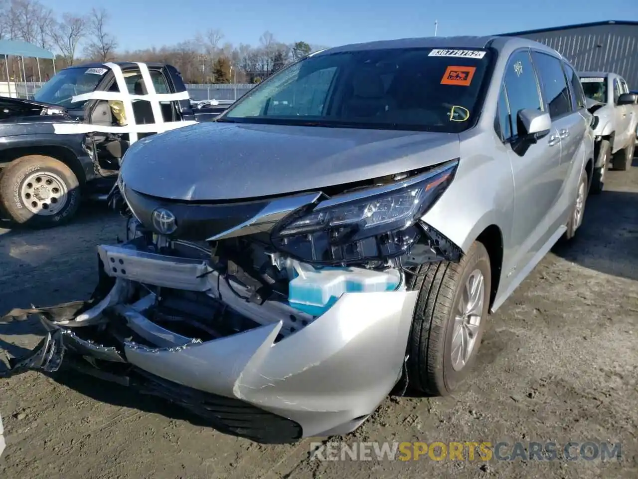 2 Photograph of a damaged car 5TDKSKFC1MS031602 TOYOTA SIENNA 2021