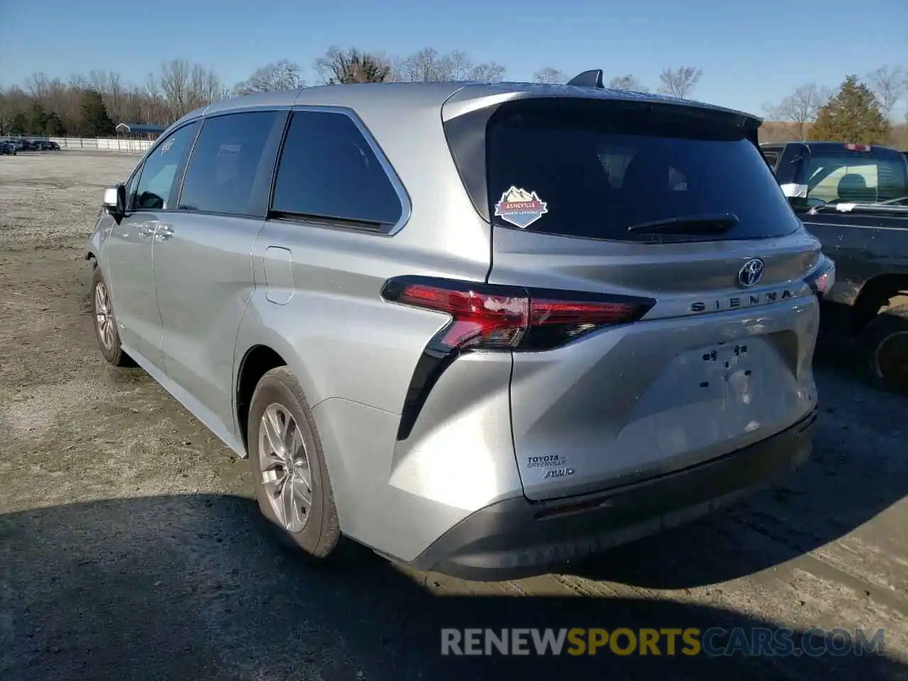 3 Photograph of a damaged car 5TDKSKFC1MS031602 TOYOTA SIENNA 2021