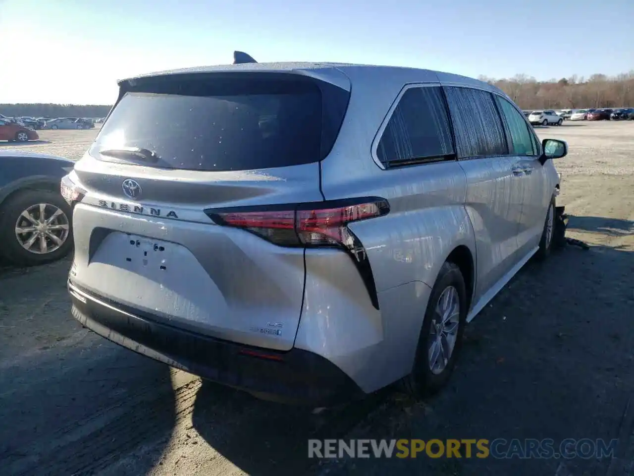 4 Photograph of a damaged car 5TDKSKFC1MS031602 TOYOTA SIENNA 2021