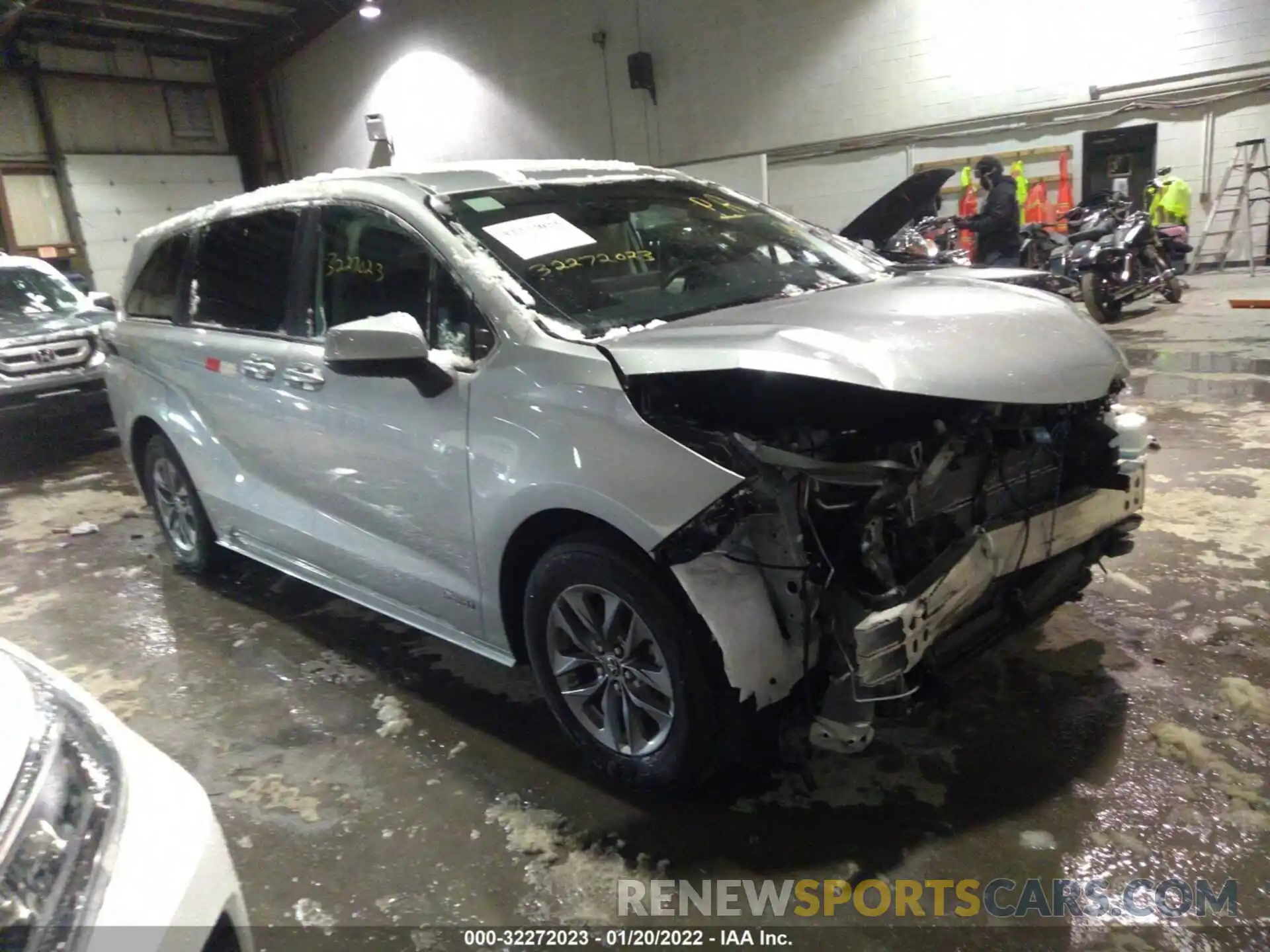 1 Photograph of a damaged car 5TDKSKFC1MS035763 TOYOTA SIENNA 2021