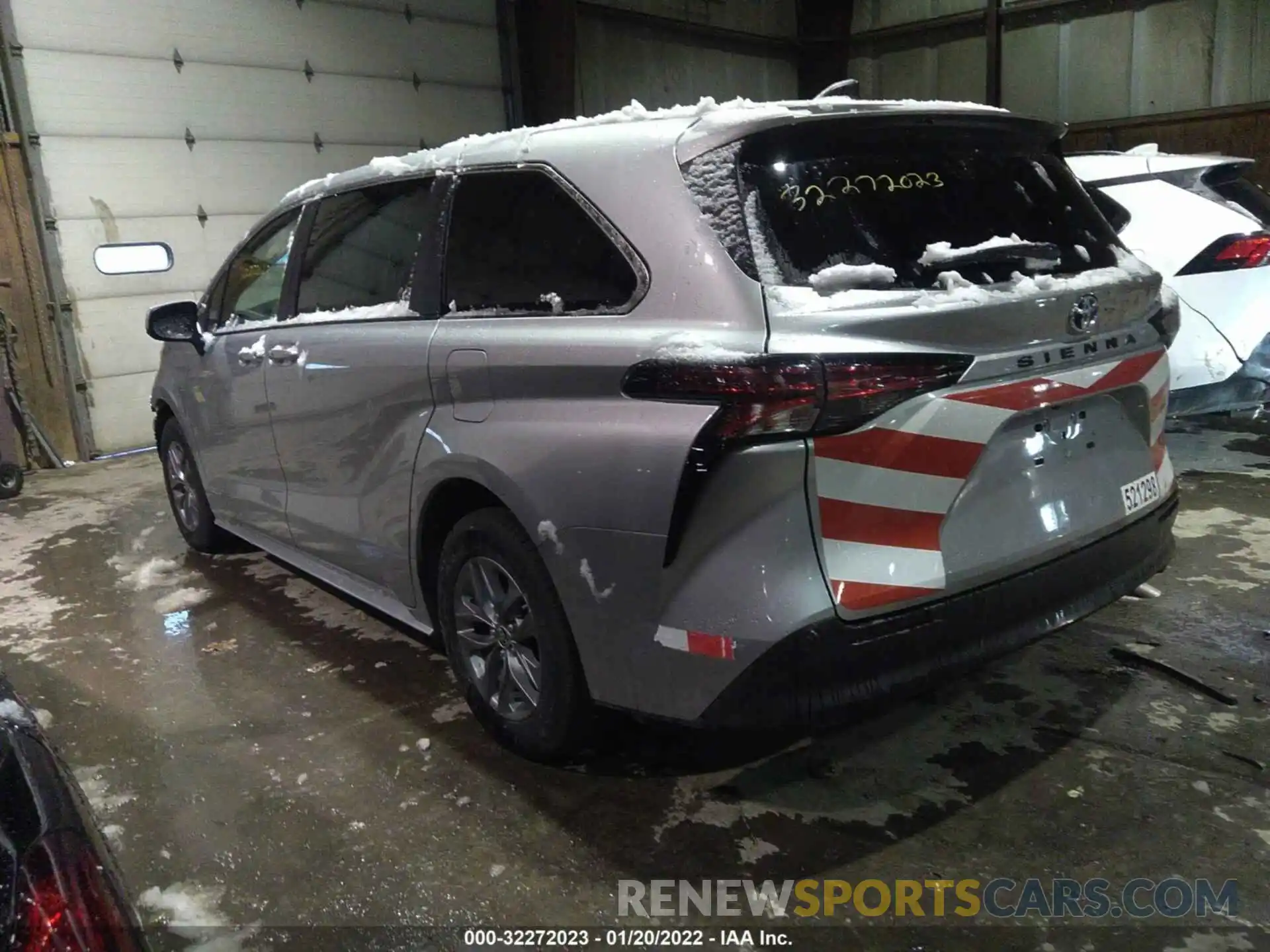 3 Photograph of a damaged car 5TDKSKFC1MS035763 TOYOTA SIENNA 2021