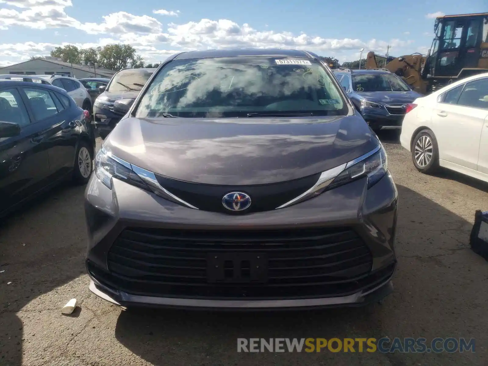 9 Photograph of a damaged car 5TDKSKFC2MS005140 TOYOTA SIENNA 2021