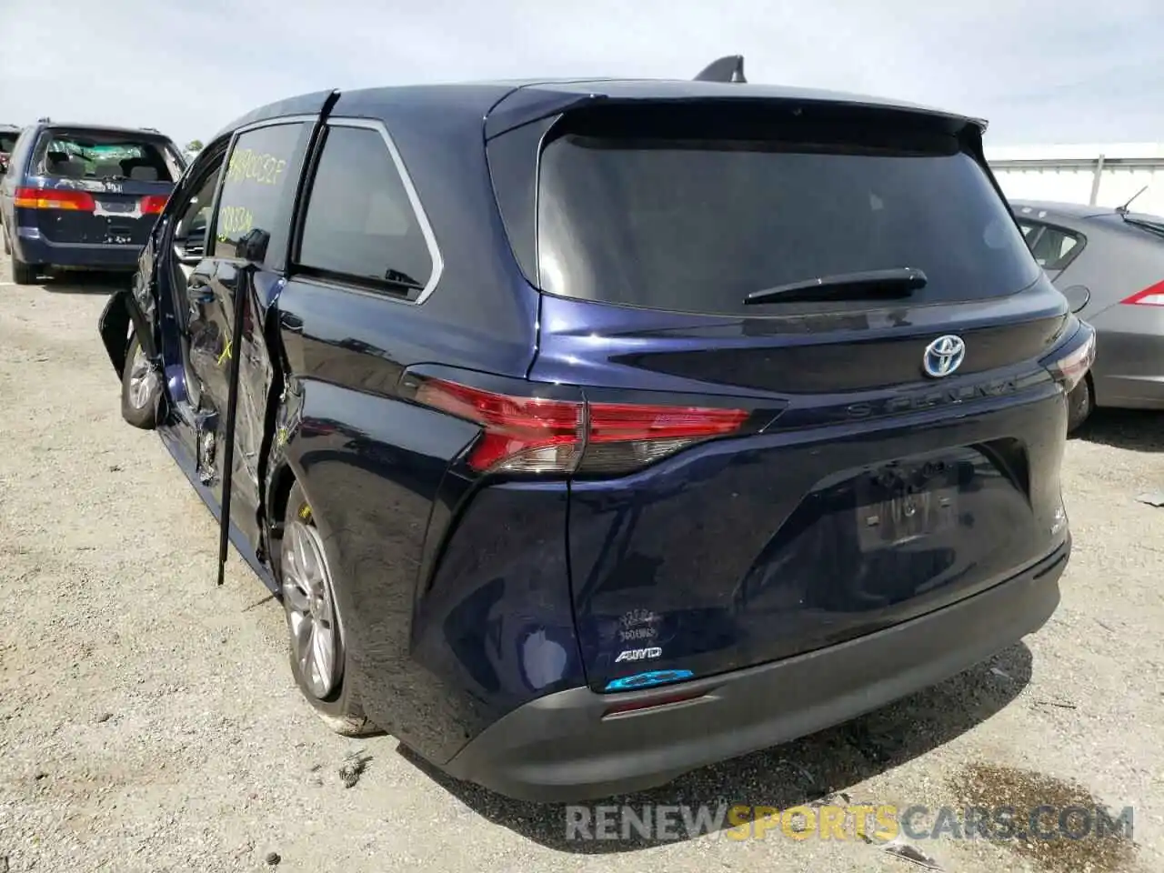 3 Photograph of a damaged car 5TDKSKFC2MS014193 TOYOTA SIENNA 2021