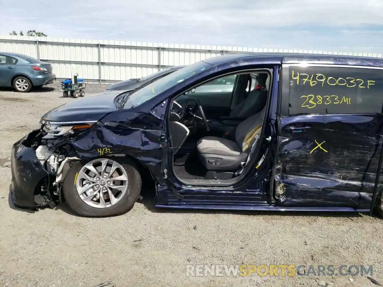 9 Photograph of a damaged car 5TDKSKFC2MS014193 TOYOTA SIENNA 2021