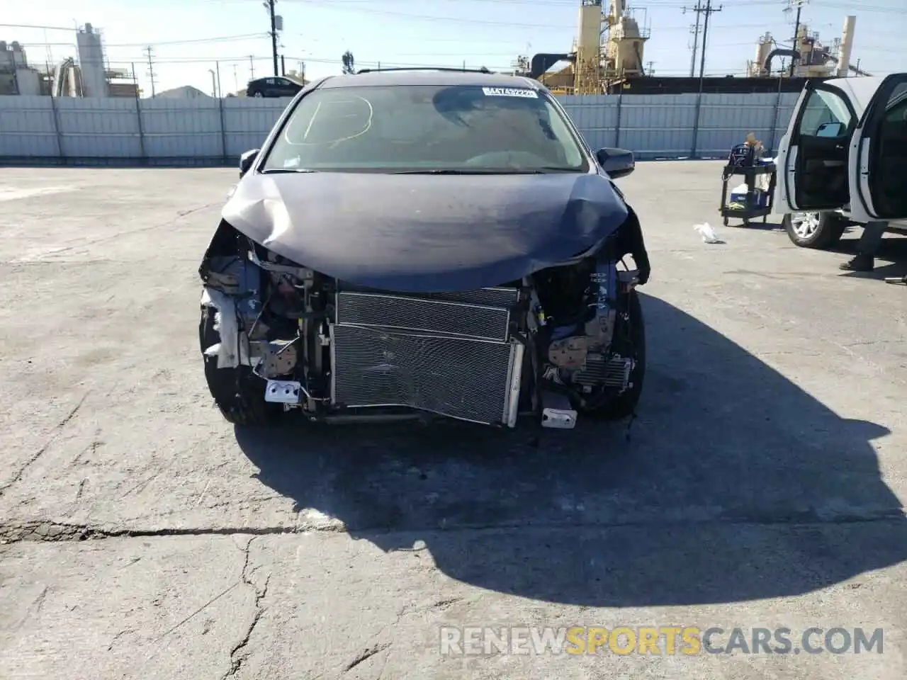 9 Photograph of a damaged car 5TDKSKFC2MS033231 TOYOTA SIENNA 2021