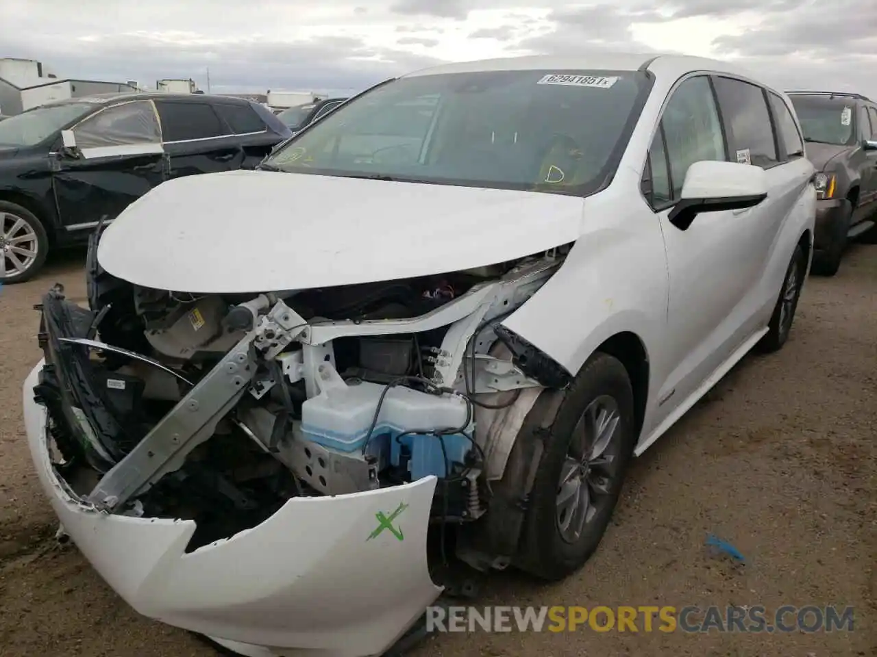 2 Photograph of a damaged car 5TDKSKFC3MS012680 TOYOTA SIENNA 2021