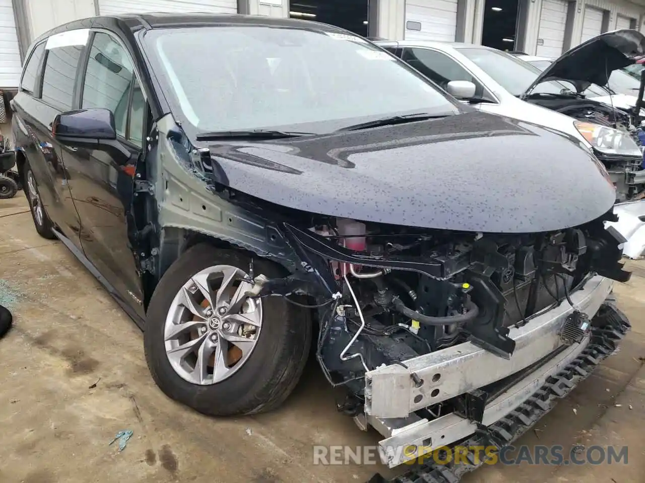 1 Photograph of a damaged car 5TDKSKFC3MS015479 TOYOTA SIENNA 2021